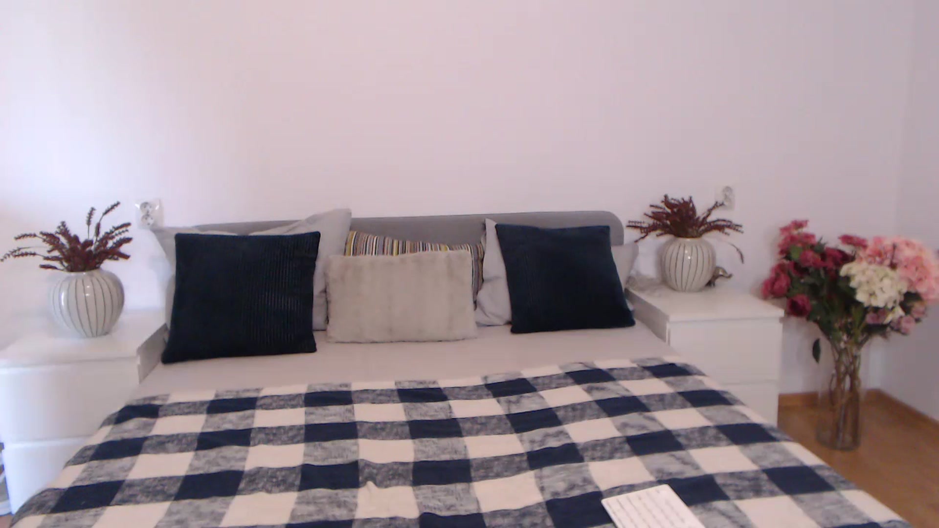 Gallery image thumbnail from BlueStocking's myfreecams stream on, 07/06/2023, 11:20 image 16 of 20