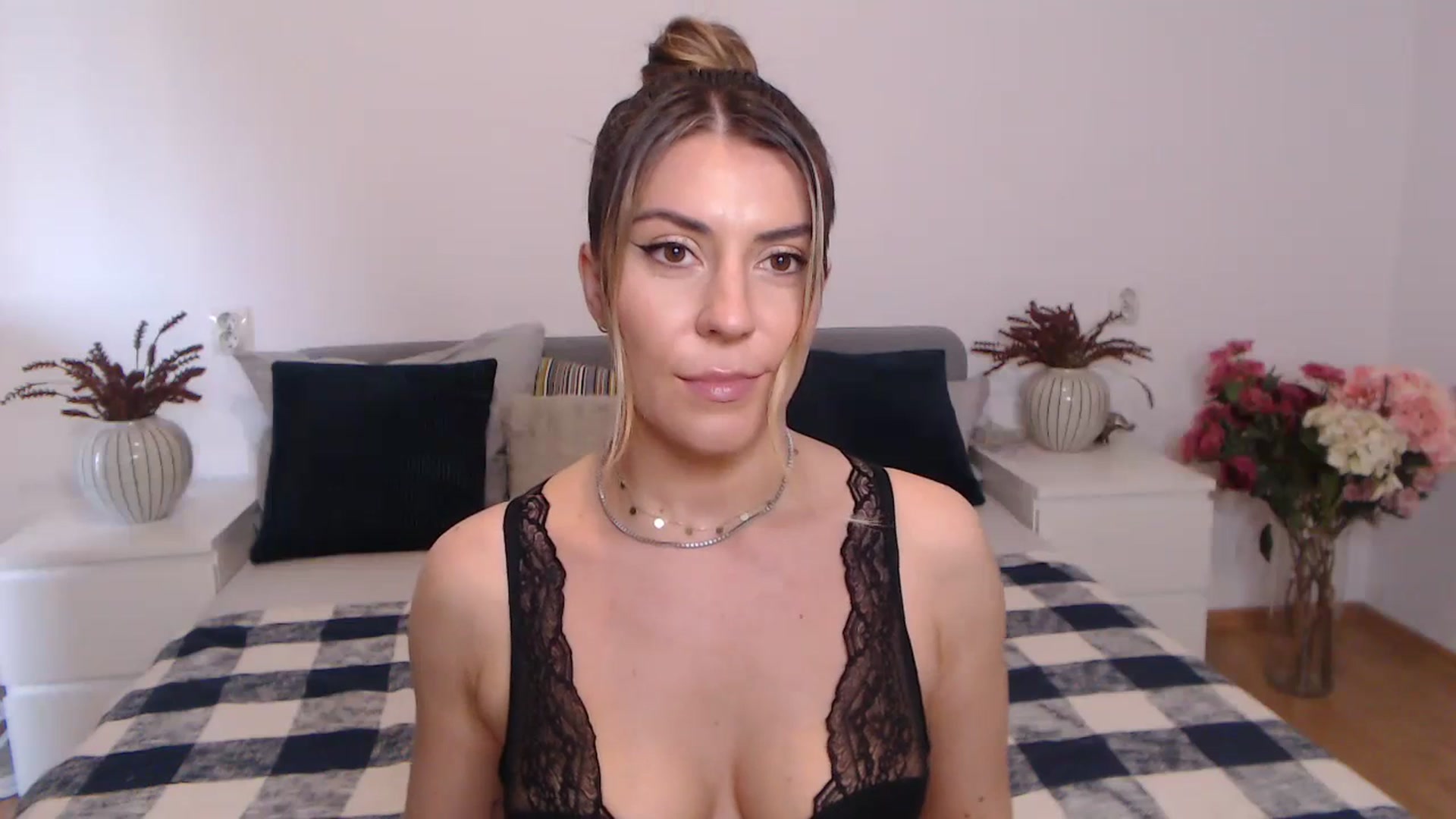 Gallery image thumbnail from BlueStocking's myfreecams stream on, 07/06/2023, 14:01 image 7 of 20