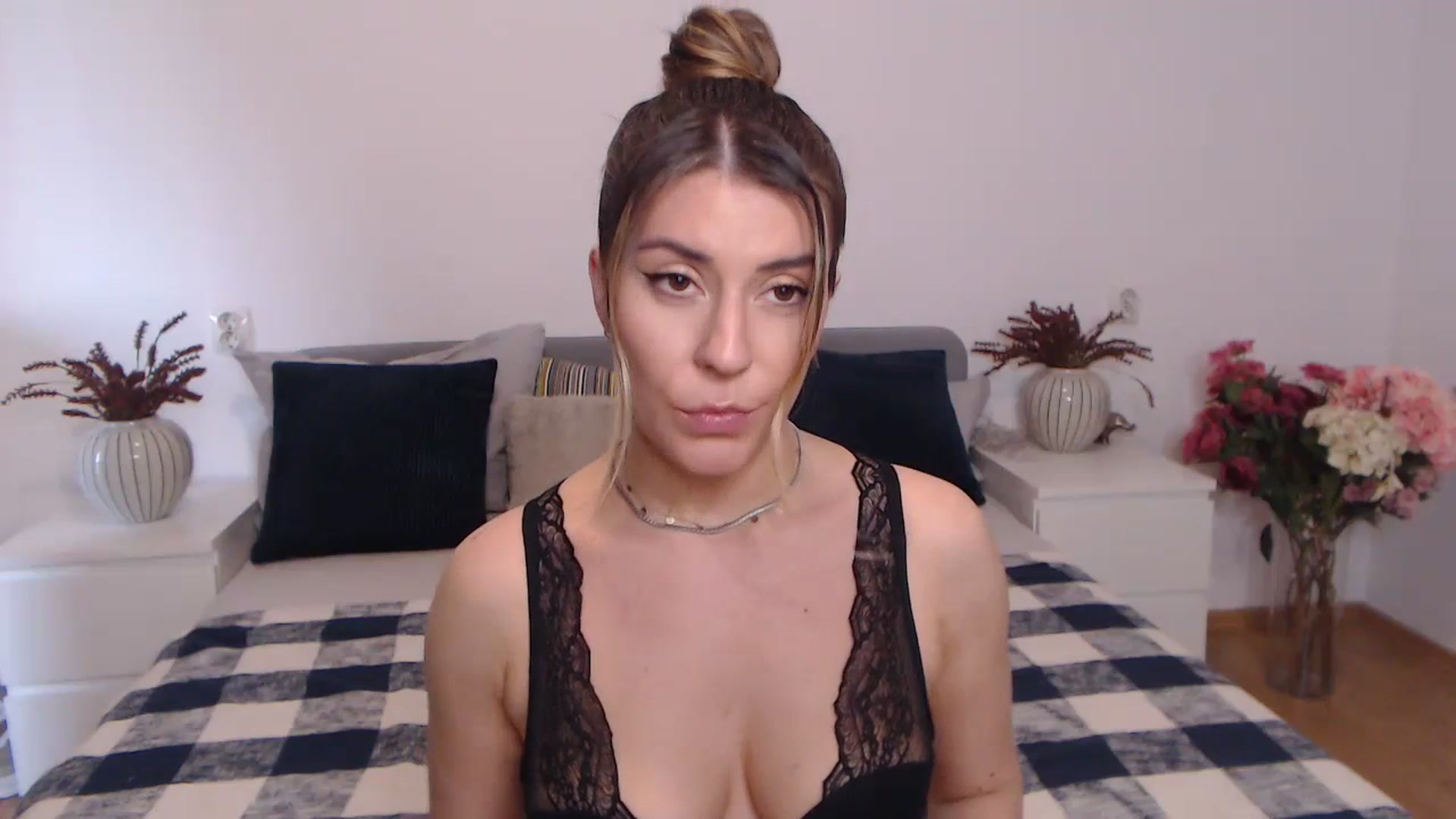 Gallery image thumbnail from BlueStocking's myfreecams stream on, 07/06/2023, 14:01 image 2 of 20