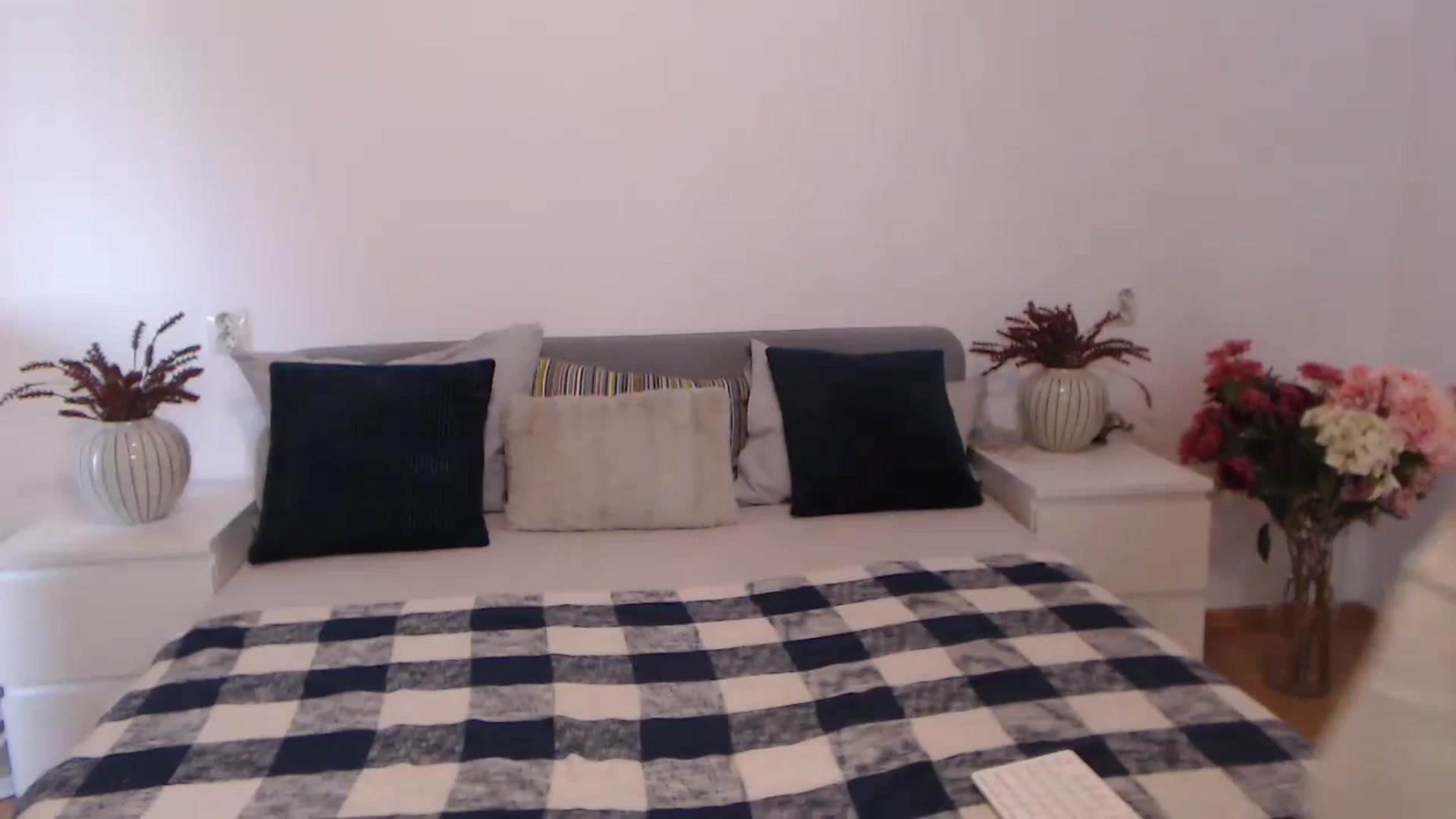 Gallery image thumbnail from BlueStocking's myfreecams stream on, 07/06/2023, 14:01 image 15 of 20