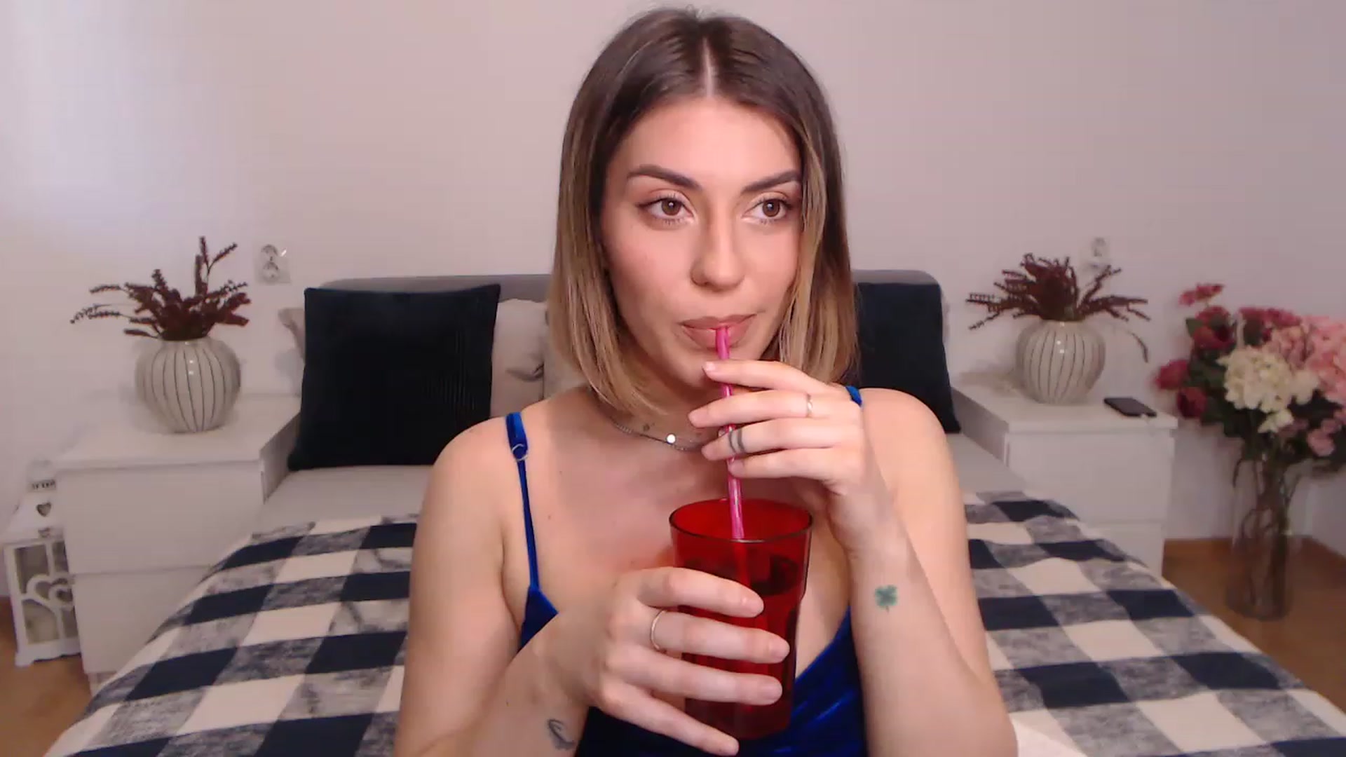 Gallery image thumbnail from BlueStocking's myfreecams stream on, 07/12/2023, 10:04 image 10 of 20