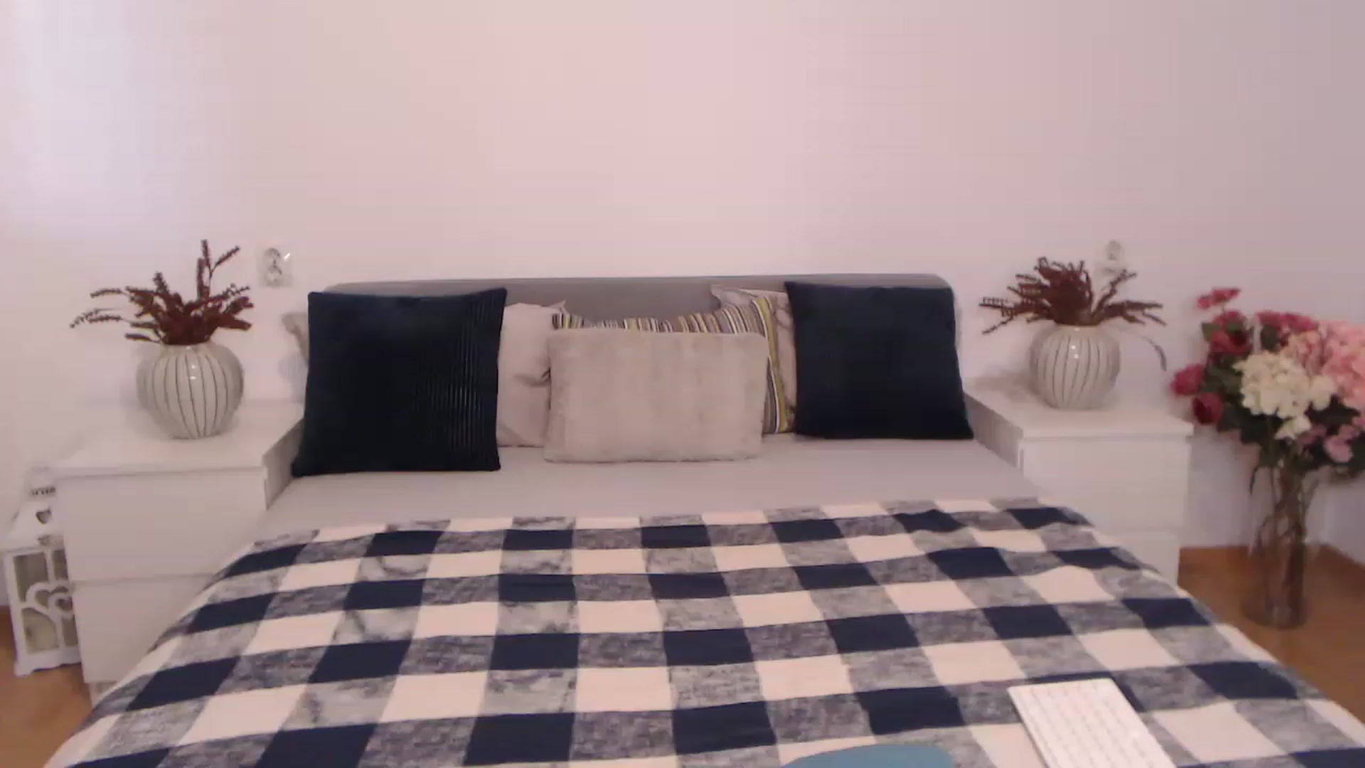 Gallery image thumbnail from BlueStocking's myfreecams stream on, 07/12/2023, 10:04 image 17 of 20