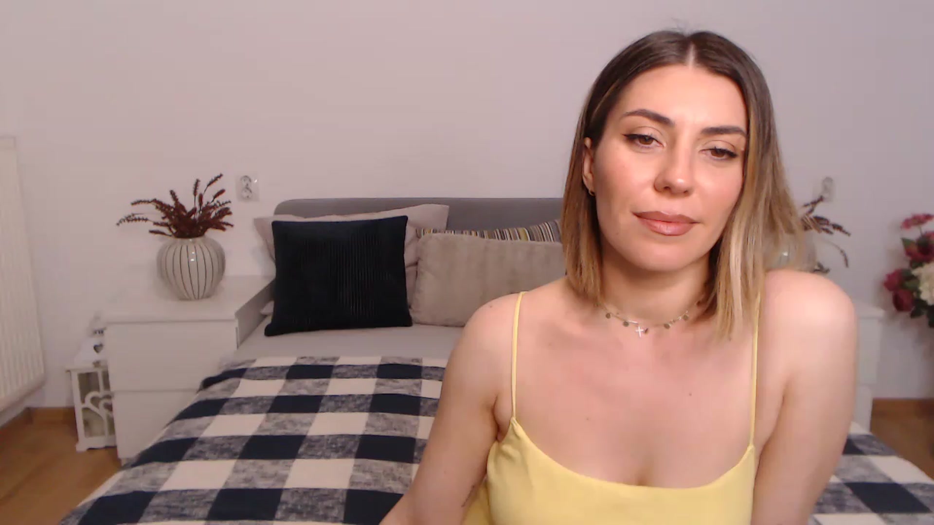 Gallery image thumbnail from BlueStocking's myfreecams stream on, 07/15/2023, 21:43 image 18 of 20