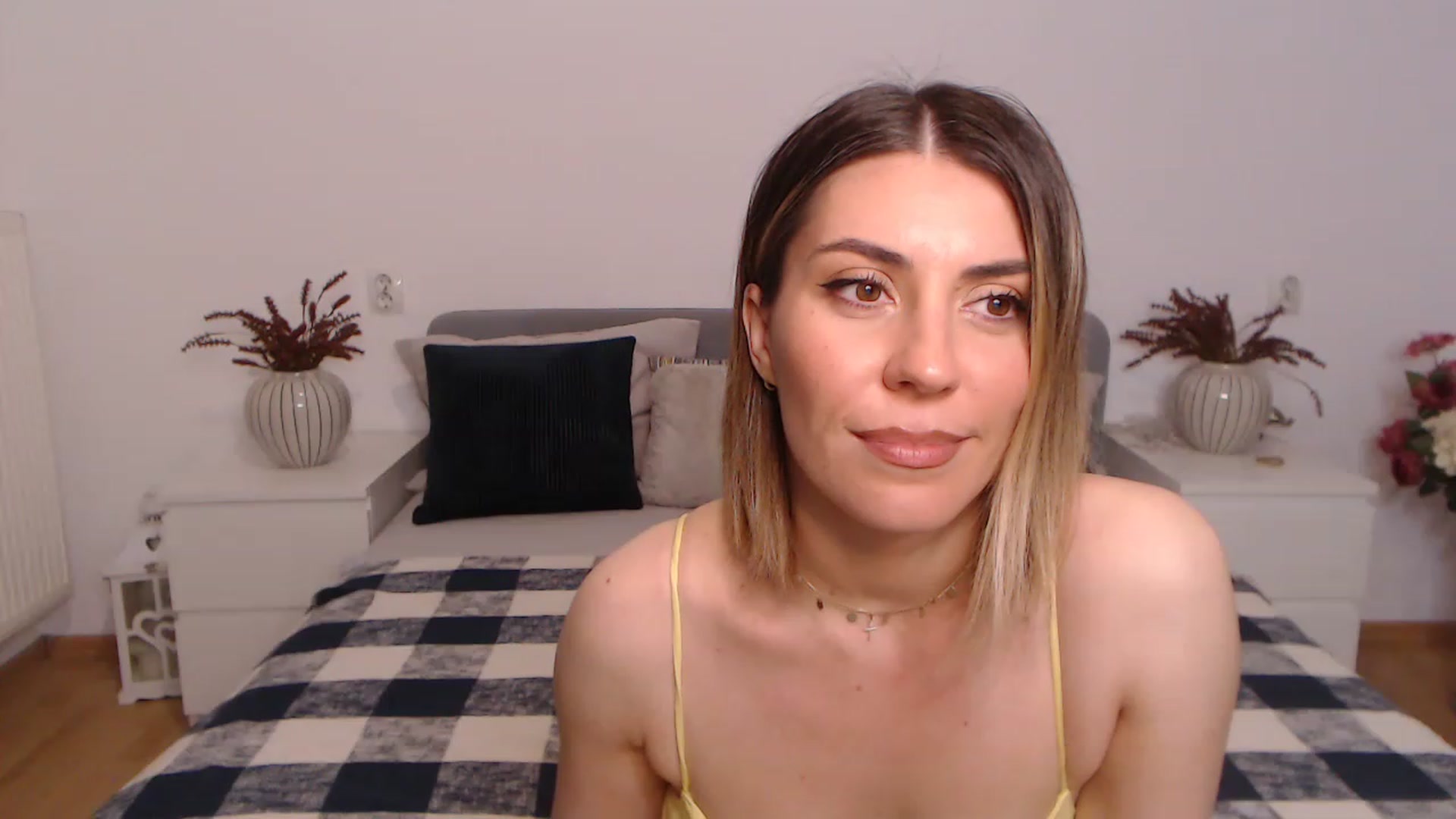 Gallery image thumbnail from BlueStocking's myfreecams stream on, 07/15/2023, 21:43 image 8 of 20