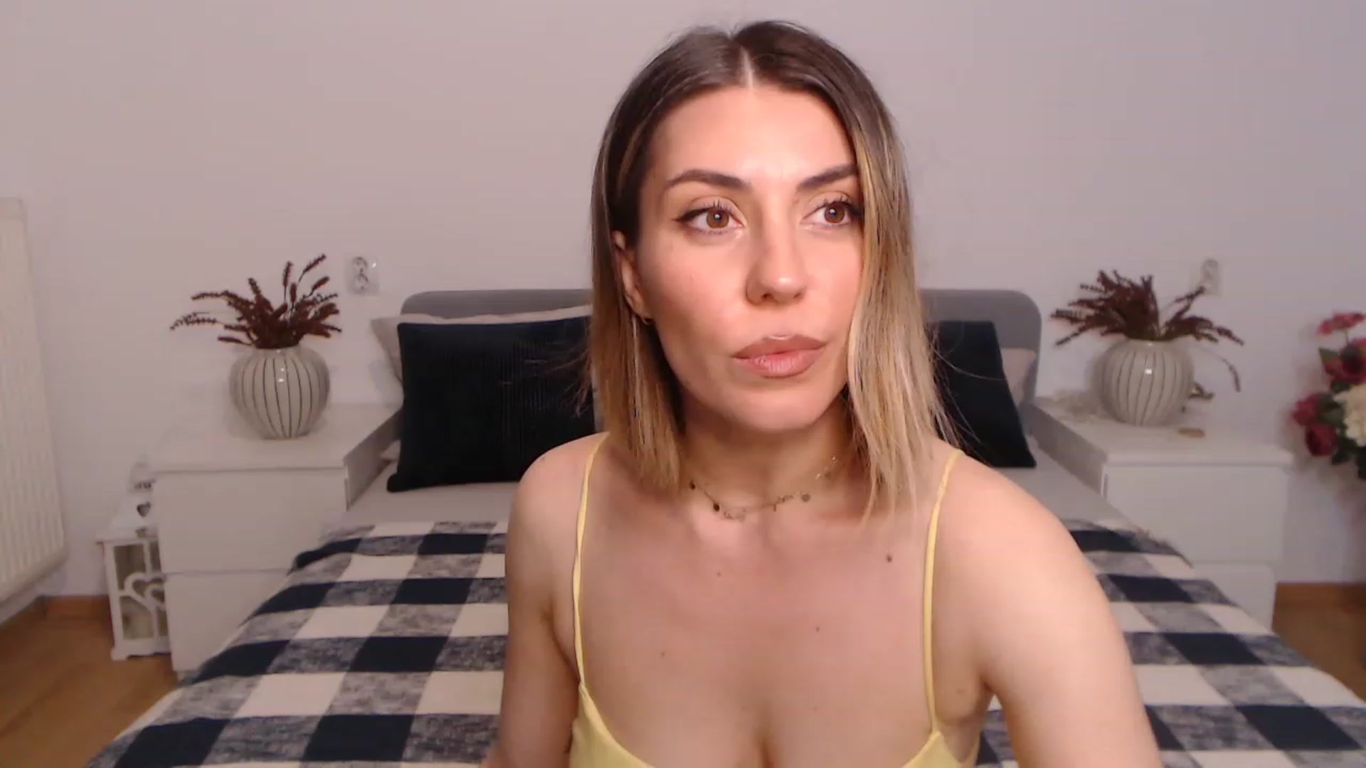 Gallery image thumbnail from BlueStocking's myfreecams stream on, 07/15/2023, 21:43 image 5 of 20