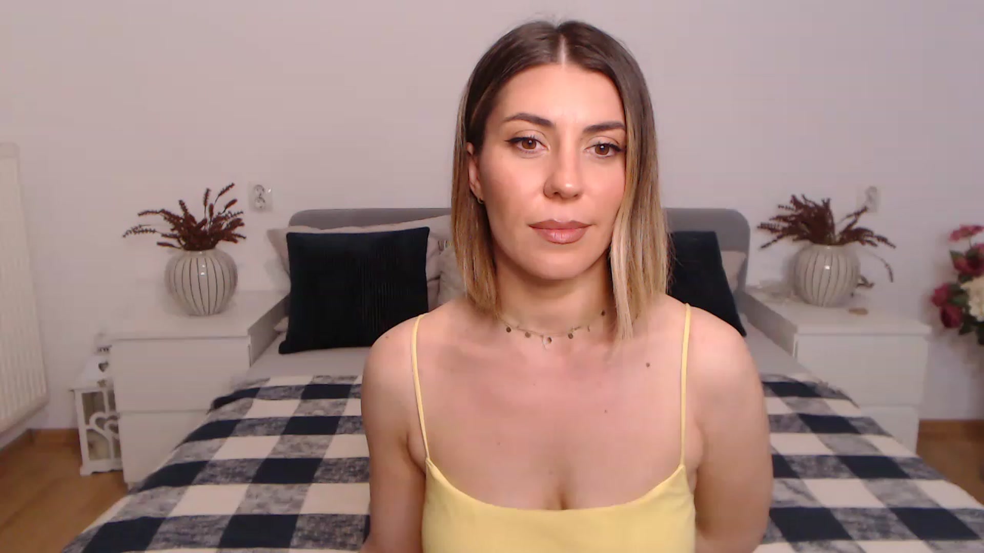 Gallery image thumbnail from BlueStocking's myfreecams stream on, 07/15/2023, 21:43 image 17 of 20