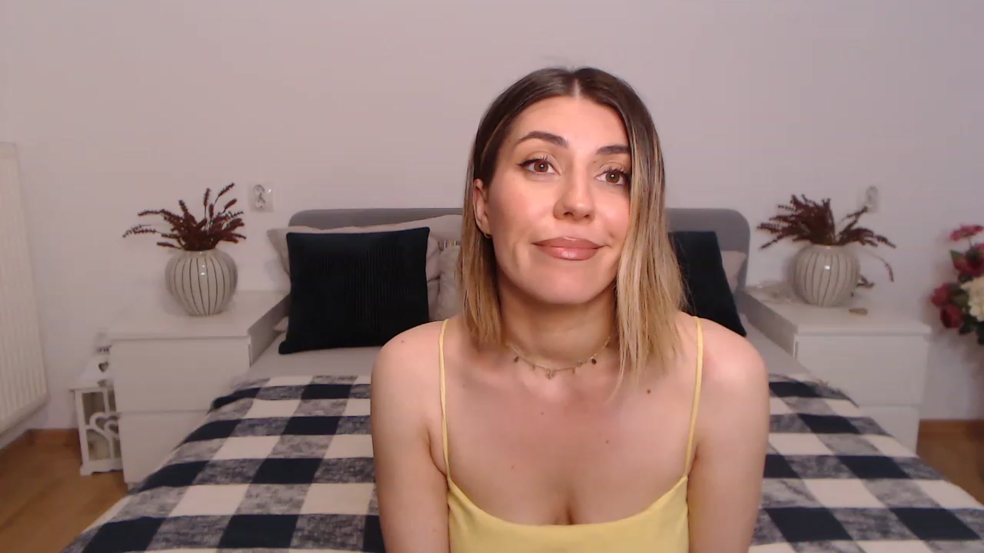 Gallery image thumbnail from BlueStocking's myfreecams stream on, 07/15/2023, 21:43 image 10 of 20