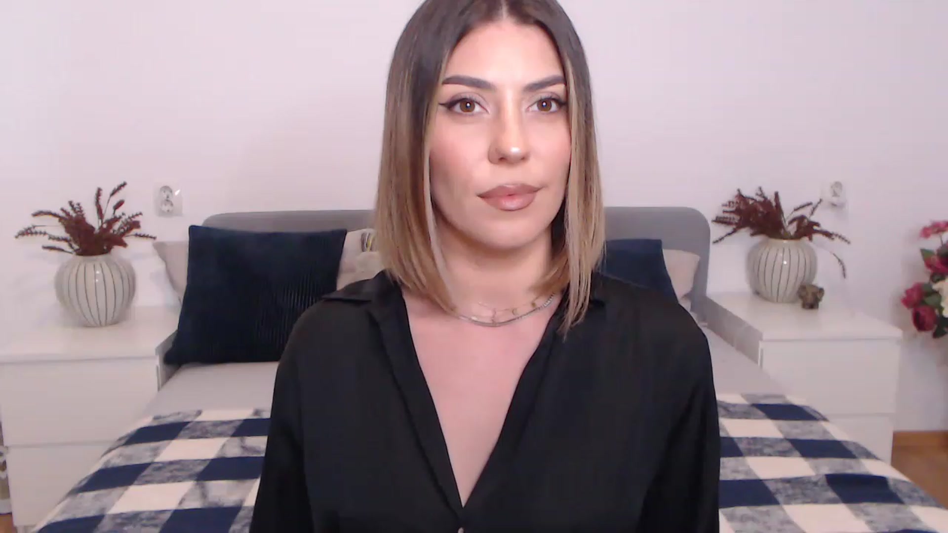 Gallery image thumbnail from BlueStocking's myfreecams stream on, 07/18/2023, 11:37 image 3 of 20