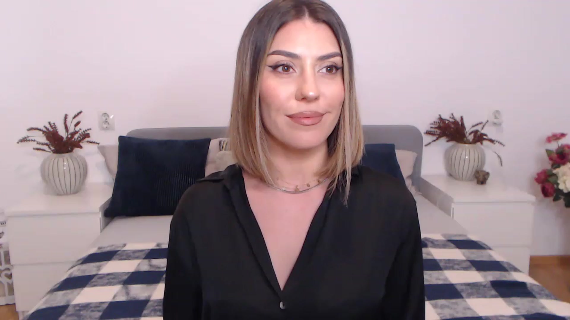 Gallery image thumbnail from BlueStocking's myfreecams stream on, 07/18/2023, 11:37 image 6 of 20