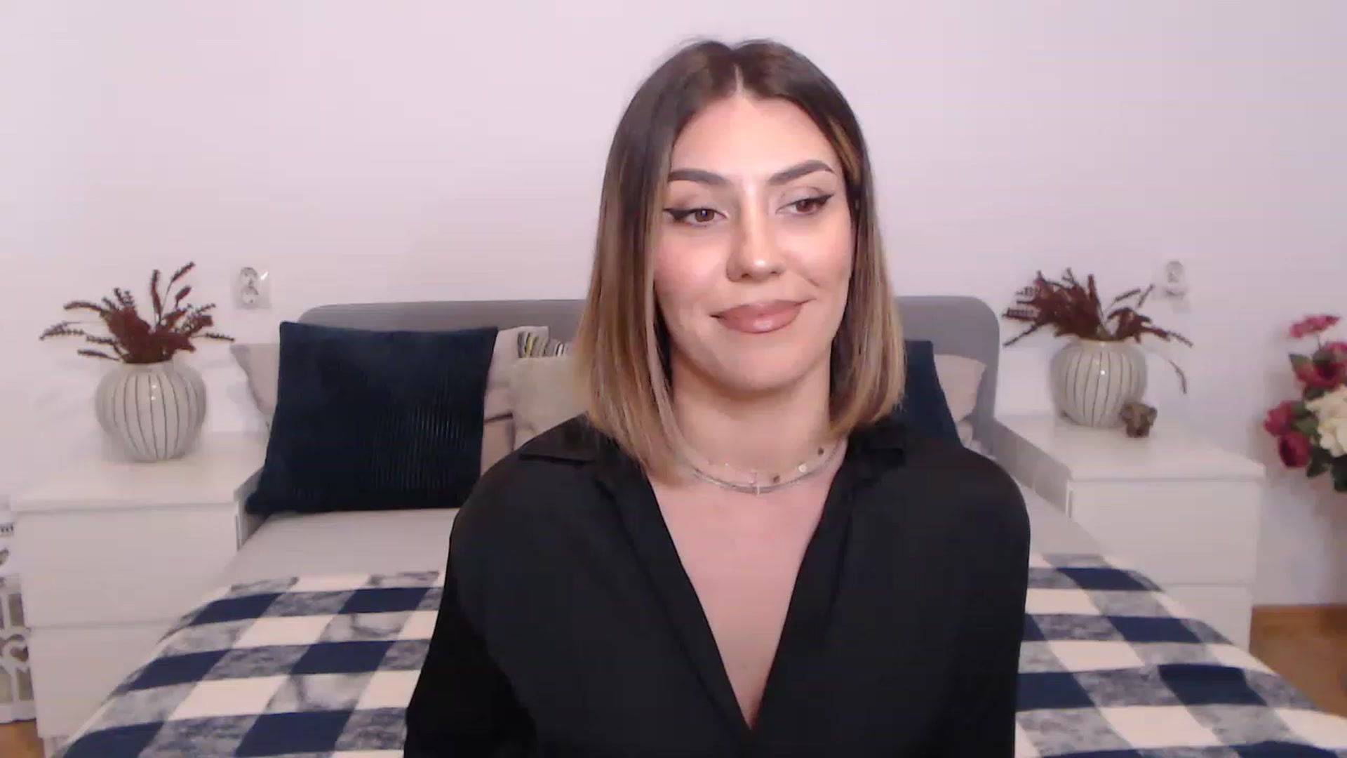 Gallery image thumbnail from BlueStocking's myfreecams stream on, 07/18/2023, 11:37 image 17 of 20