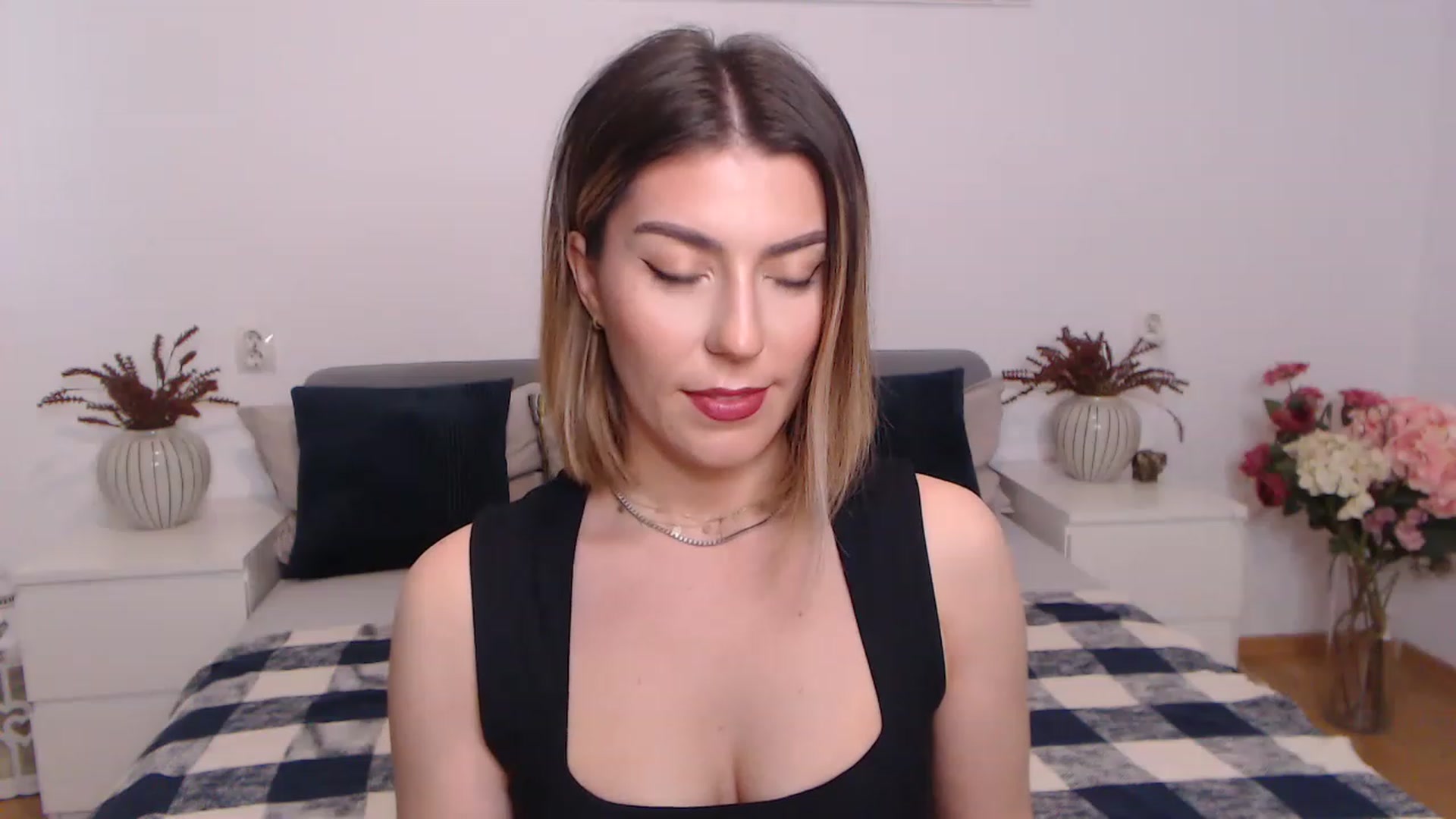 Gallery image thumbnail from BlueStocking's myfreecams stream on, 07/19/2023, 09:14 image 19 of 20