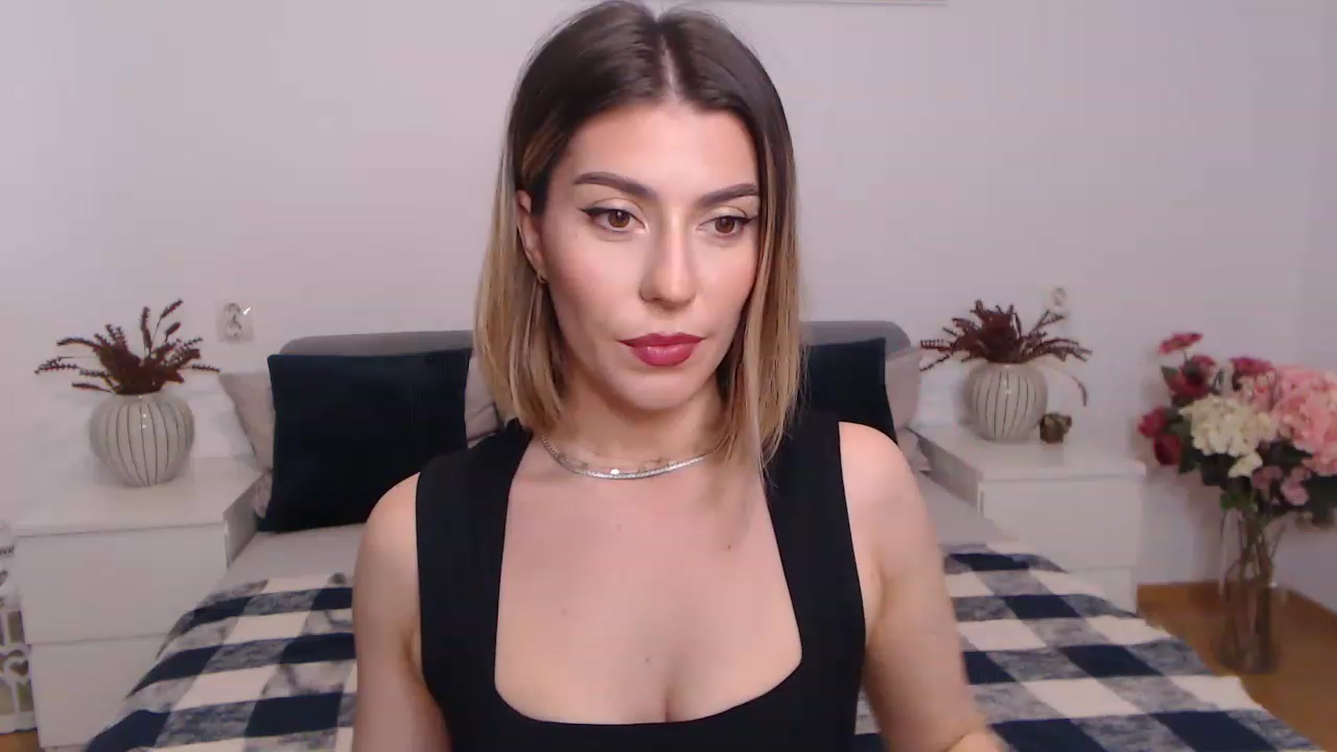 Gallery image thumbnail from BlueStocking's myfreecams stream on, 07/19/2023, 09:14 image 14 of 20