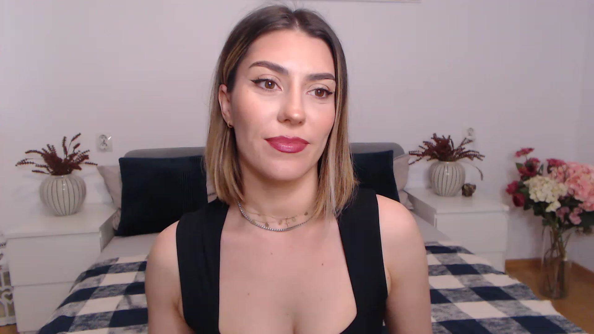 Gallery image thumbnail from BlueStocking's myfreecams stream on, 07/19/2023, 09:14 image 18 of 20