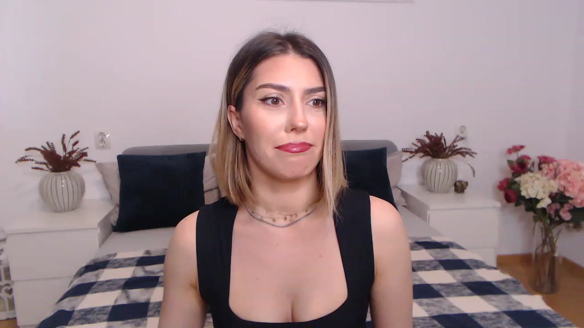 Gallery image thumbnail from BlueStocking's myfreecams stream on, 07/19/2023, 09:14 image 10 of 20