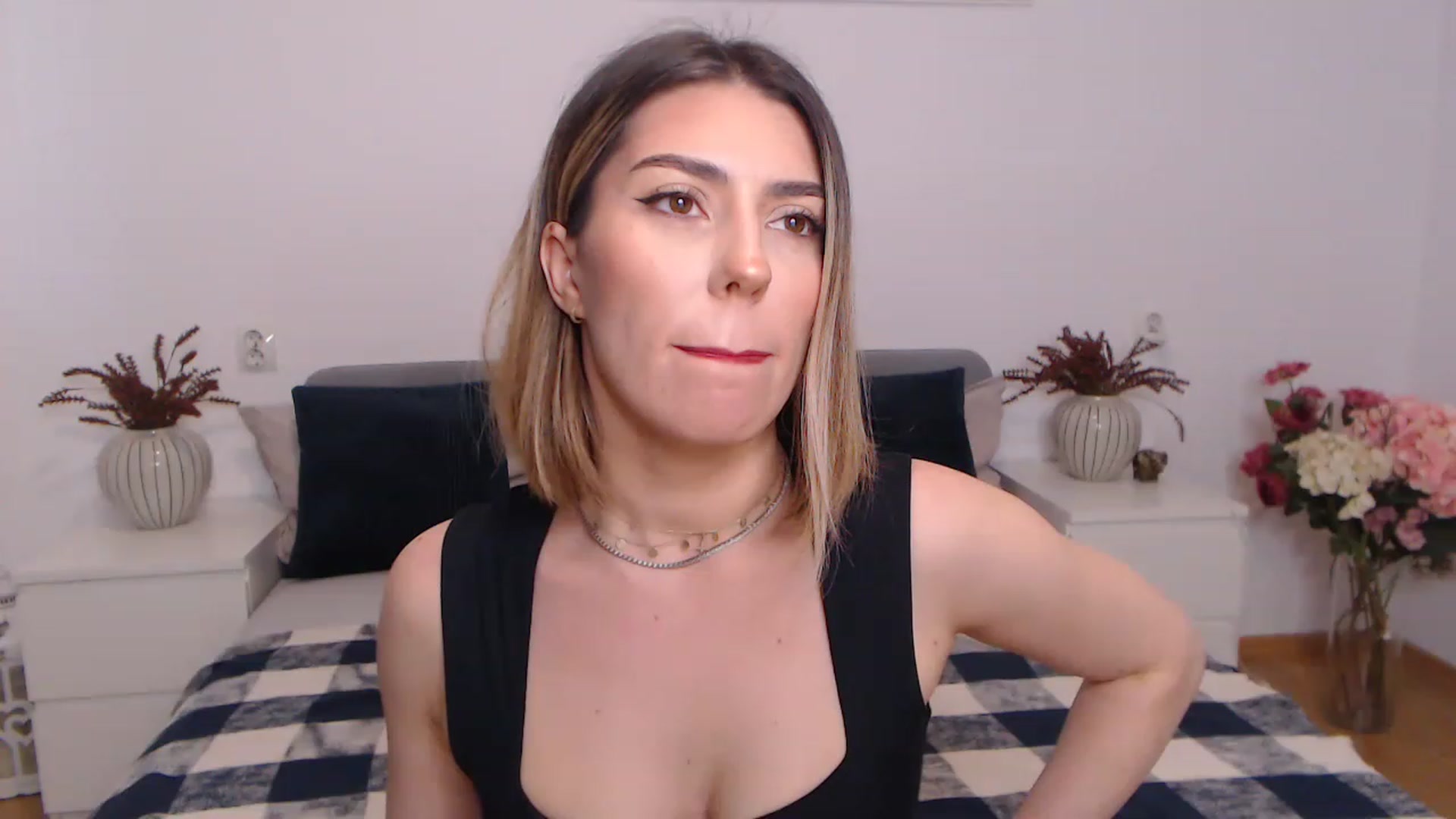 Gallery image thumbnail from BlueStocking's myfreecams stream on, 07/19/2023, 09:14 image 1 of 20