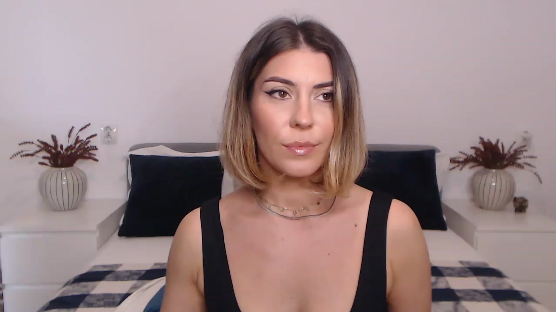 Gallery image thumbnail from BlueStocking's myfreecams stream on, 07/27/2023, 11:02 image 7 of 20