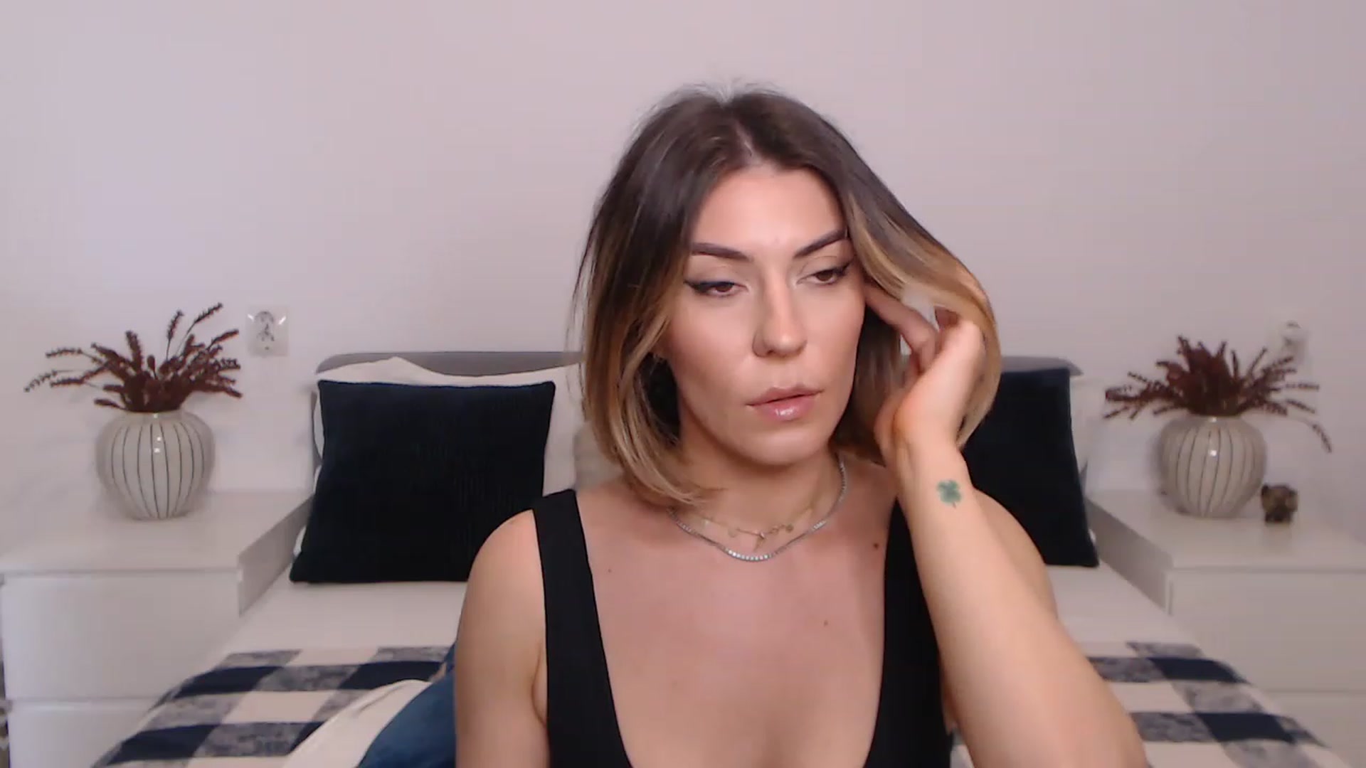 Gallery image thumbnail from BlueStocking's myfreecams stream on, 07/27/2023, 11:02 image 16 of 20