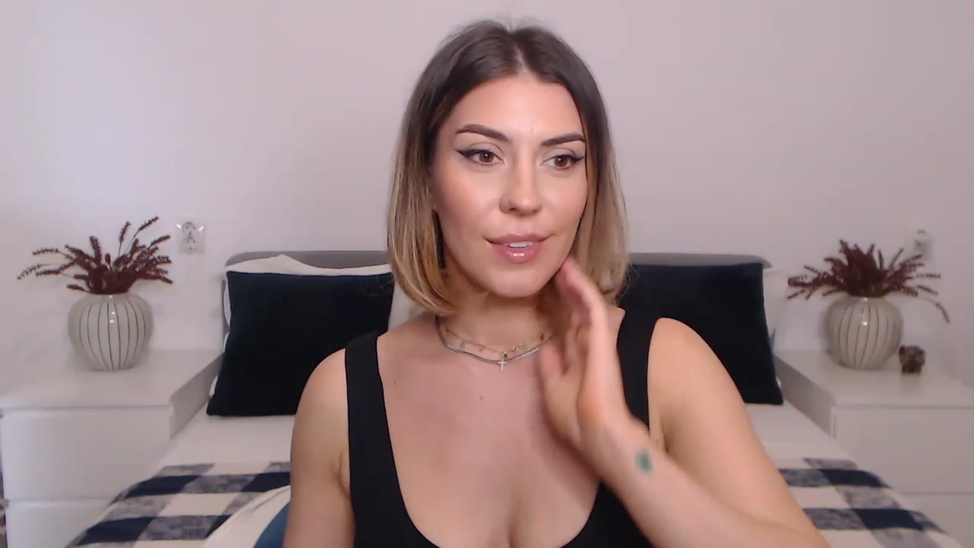 Gallery image thumbnail from BlueStocking's myfreecams stream on, 07/27/2023, 11:02 image 2 of 20
