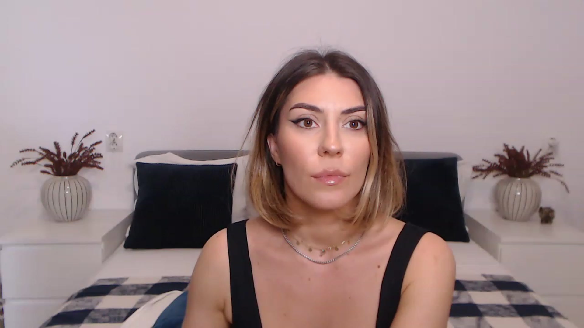 Gallery image thumbnail from BlueStocking's myfreecams stream on, 07/27/2023, 11:02 image 18 of 20