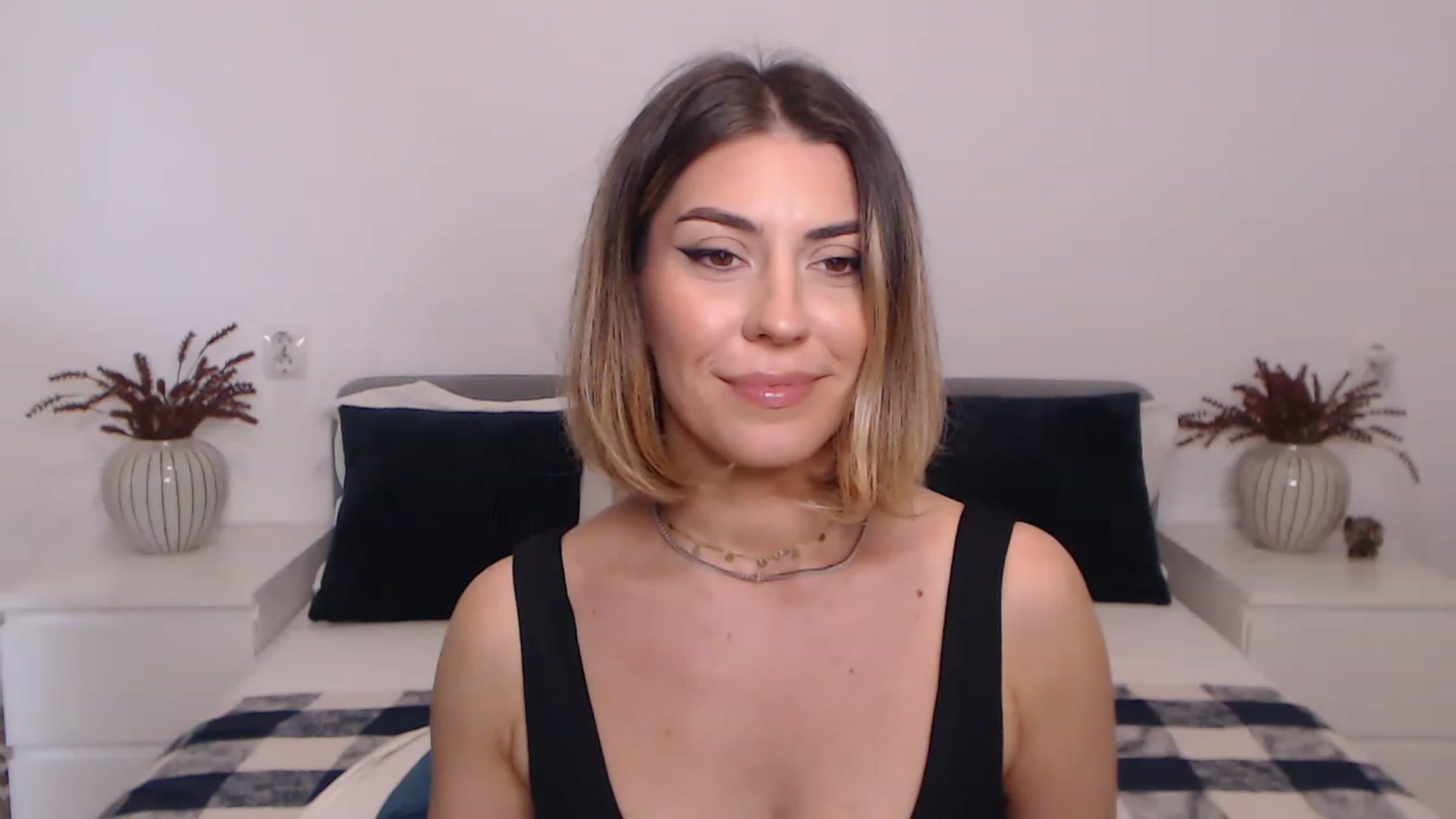 Gallery image thumbnail from BlueStocking's myfreecams stream on, 07/27/2023, 11:02 image 8 of 20