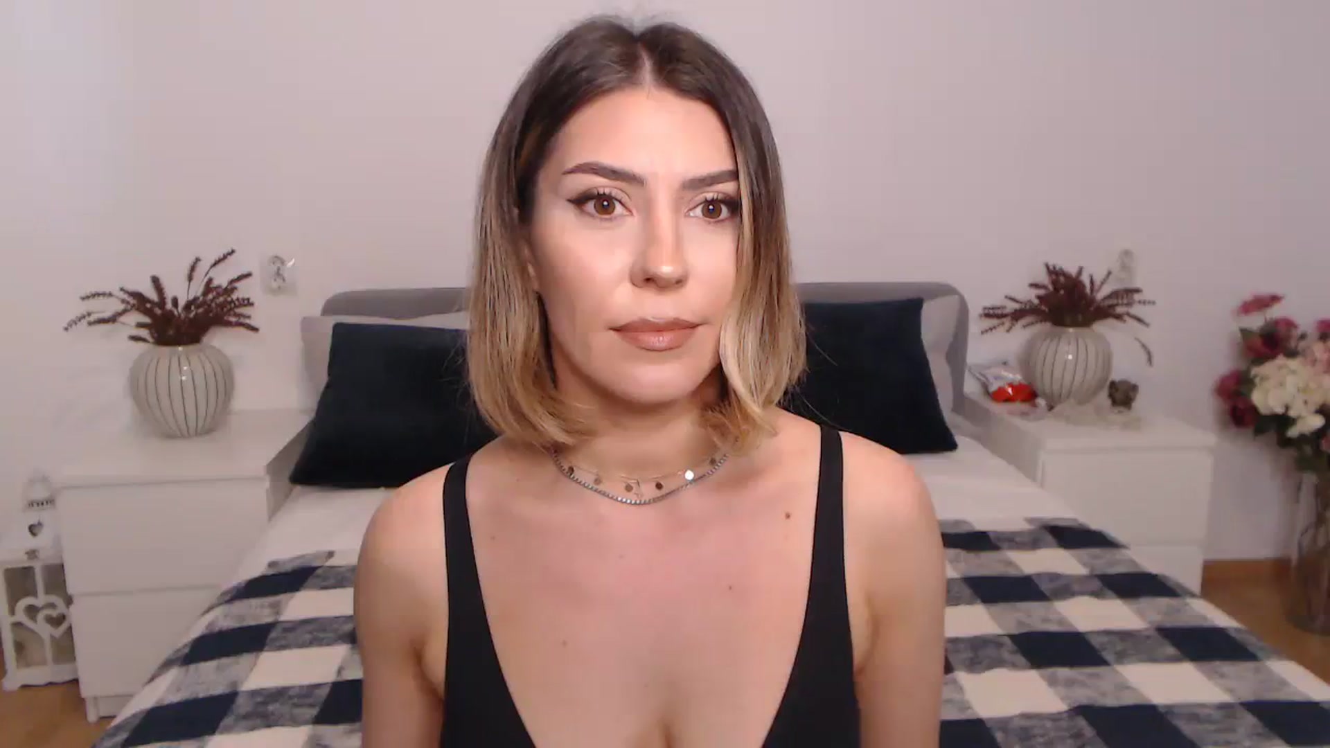 Gallery image thumbnail from BlueStocking's myfreecams stream on, 08/01/2023, 10:45 image 10 of 20