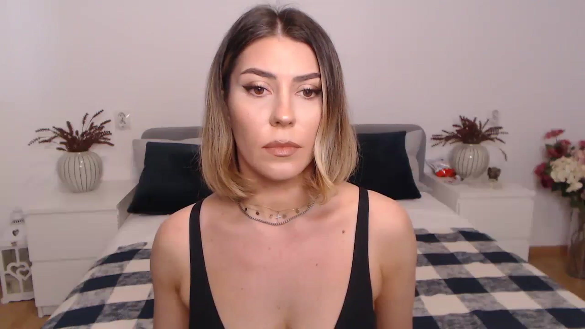 Gallery image thumbnail from BlueStocking's myfreecams stream on, 08/01/2023, 10:45 image 6 of 20
