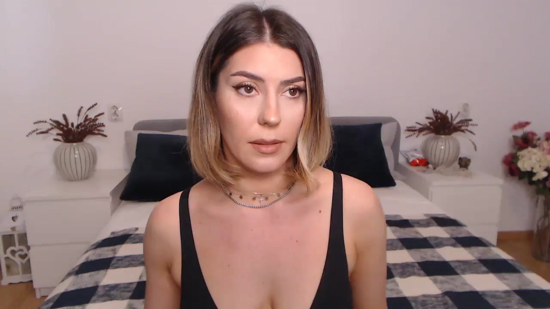 Gallery image thumbnail from BlueStocking's myfreecams stream on, 08/01/2023, 10:45 image 5 of 20