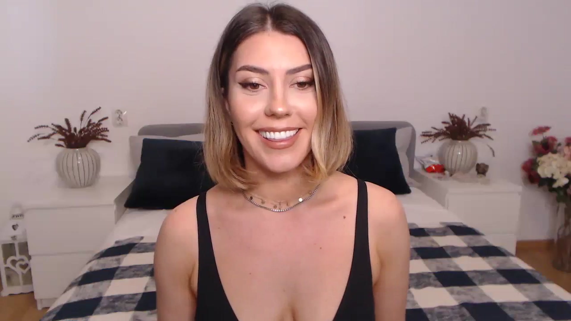 Gallery image thumbnail from BlueStocking's myfreecams stream on, 08/01/2023, 10:45 image 8 of 20