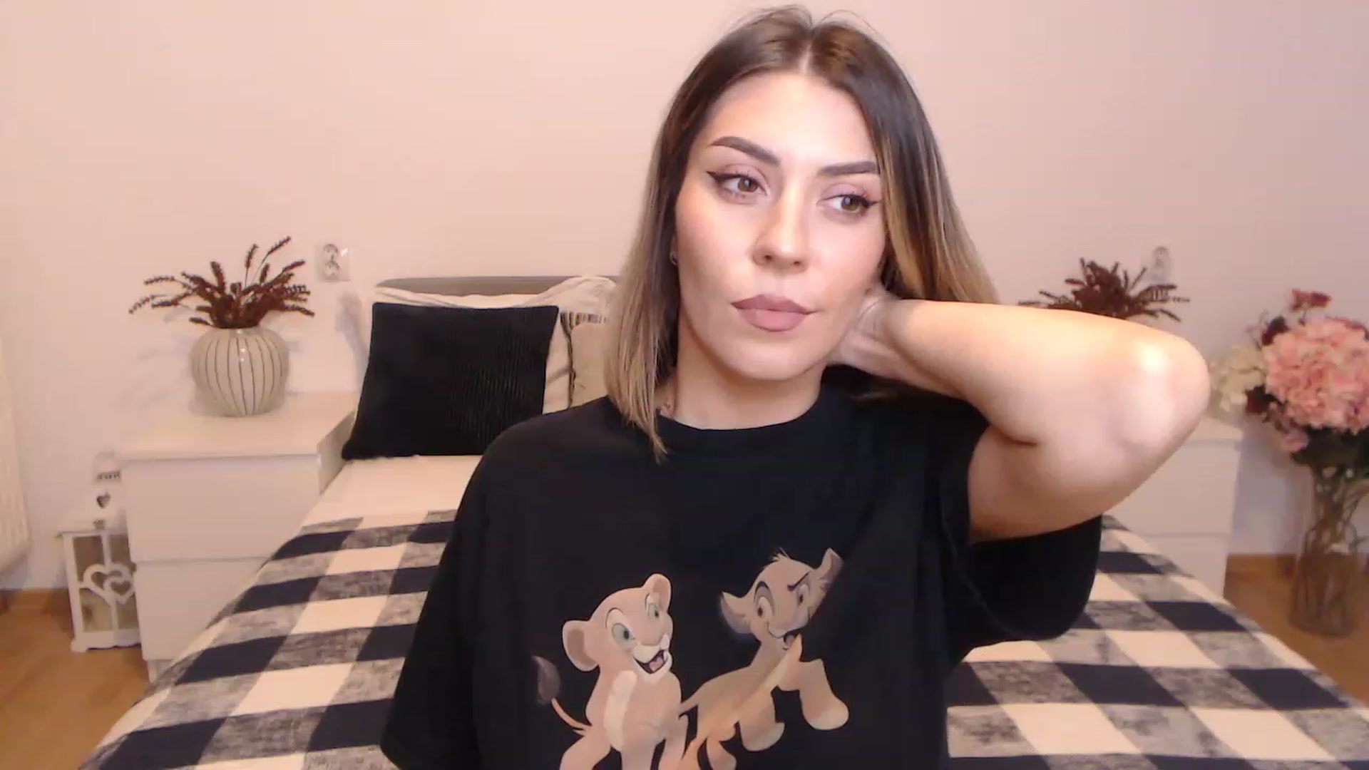 Gallery image thumbnail from BlueStocking's myfreecams stream on, 08/07/2023, 17:23 image 15 of 20