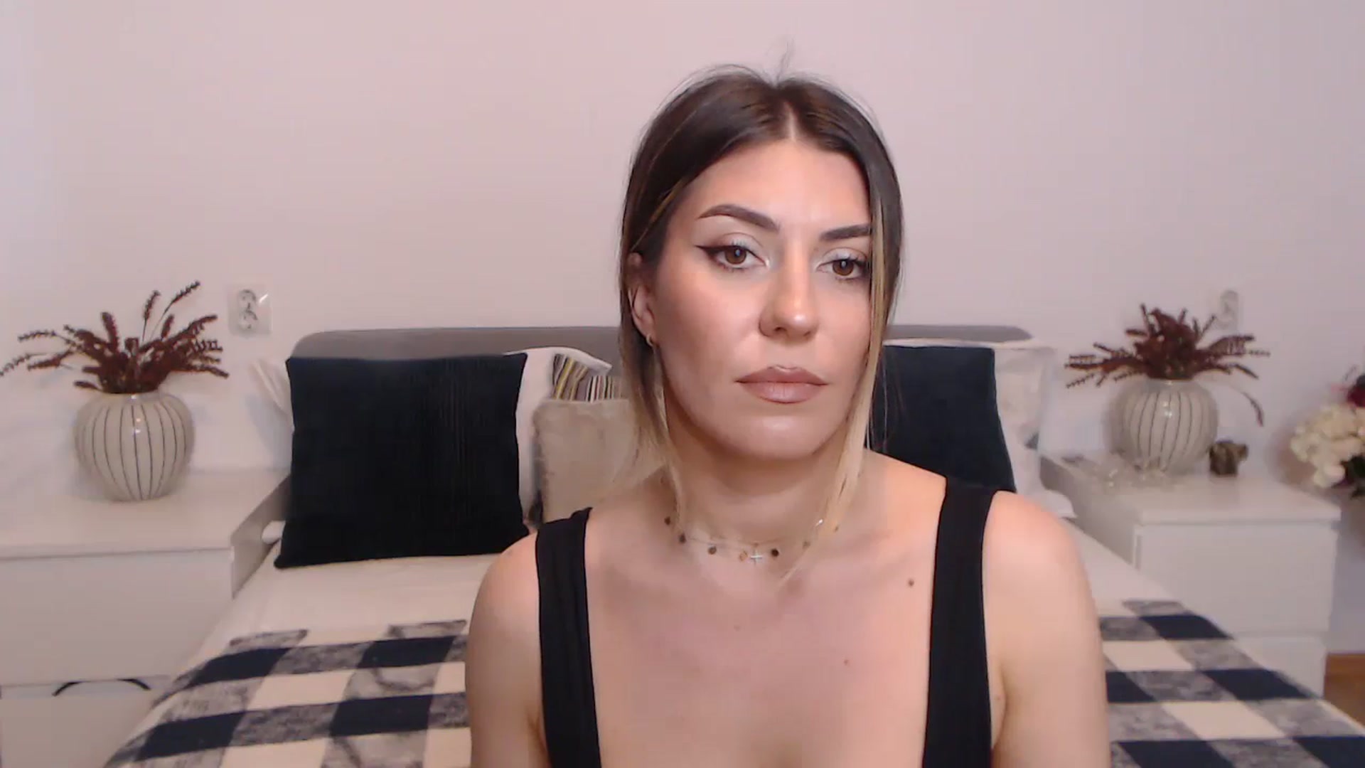 Gallery image thumbnail from BlueStocking's myfreecams stream on, 08/08/2023, 14:01 image 20 of 20