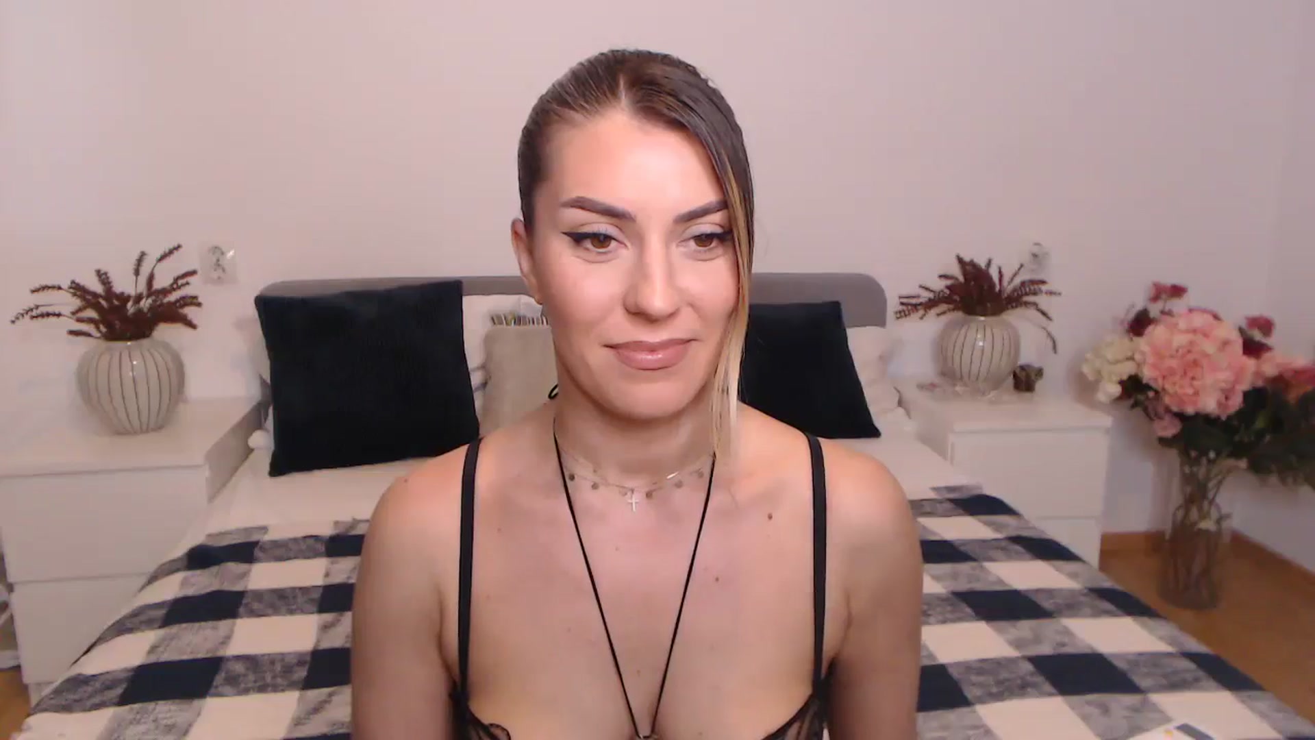 Gallery image thumbnail from BlueStocking's myfreecams stream on, 08/11/2023, 14:05 image 11 of 20