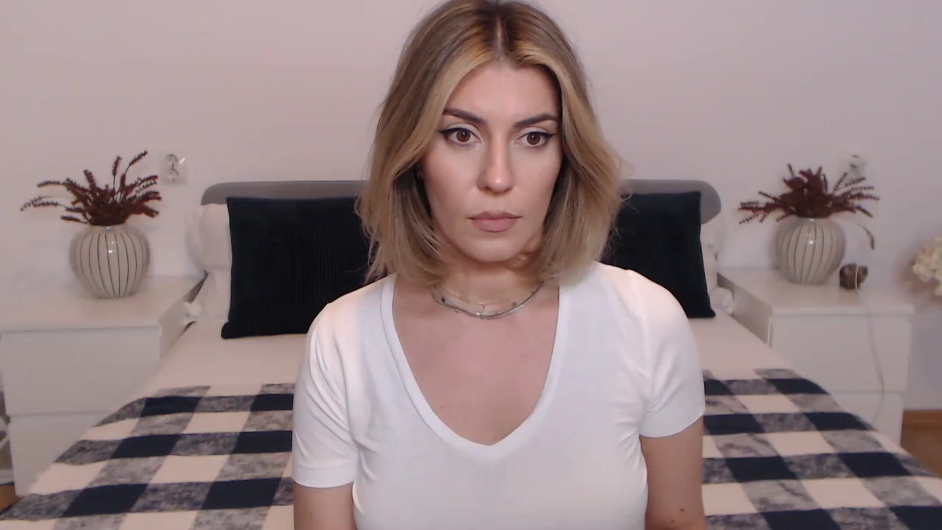 Gallery image thumbnail from BlueStocking's myfreecams stream on, 08/20/2023, 16:59 image 19 of 20