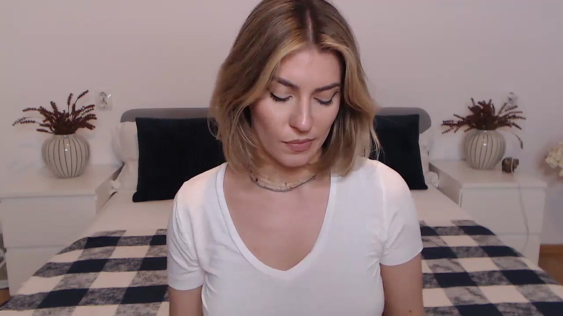 Gallery image thumbnail from BlueStocking's myfreecams stream on, 08/20/2023, 16:59 image 12 of 20