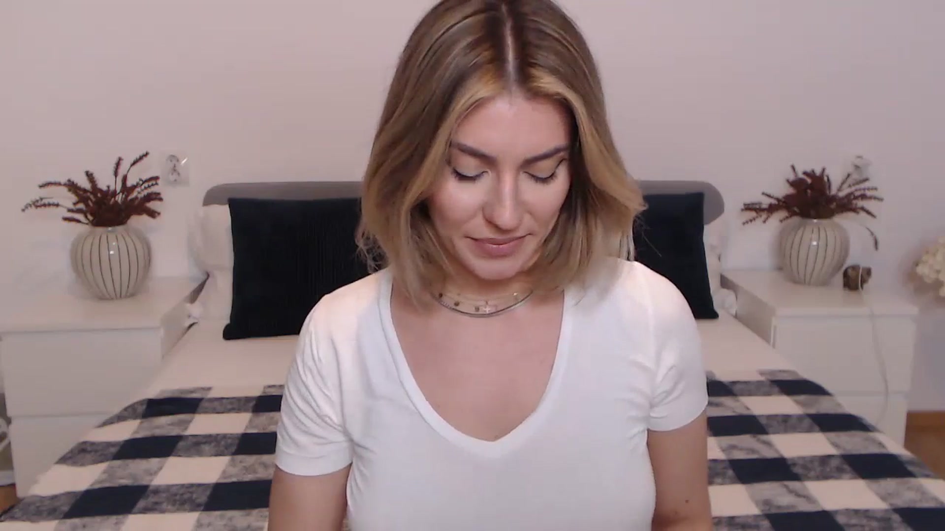 Gallery image thumbnail from BlueStocking's myfreecams stream on, 08/20/2023, 16:59 image 2 of 20