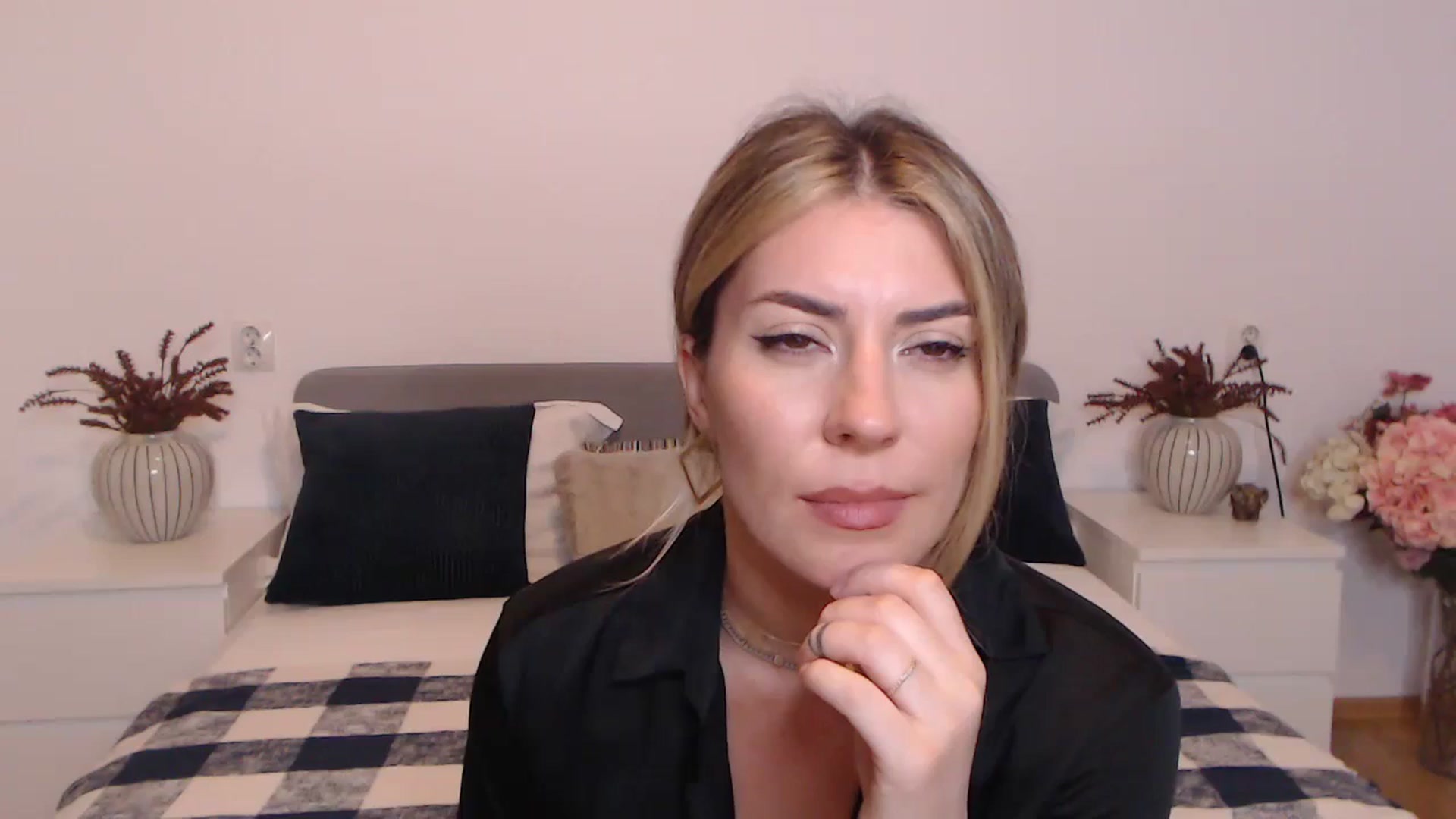 Gallery image thumbnail from BlueStocking's myfreecams stream on, 08/21/2023, 19:17 image 1 of 20