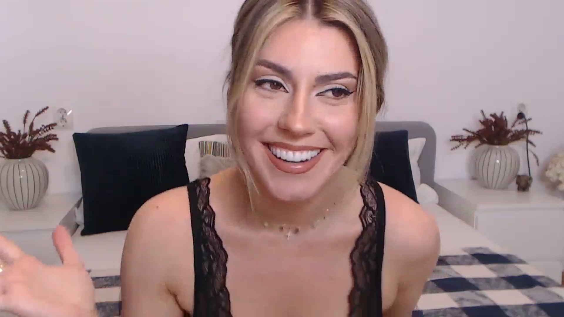 Gallery image thumbnail from BlueStocking's myfreecams stream on, 08/22/2023, 09:42 image 4 of 20