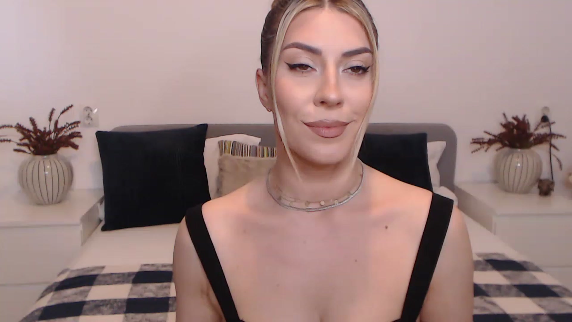 Gallery image thumbnail from BlueStocking's myfreecams stream on, 08/24/2023, 13:59 image 20 of 20