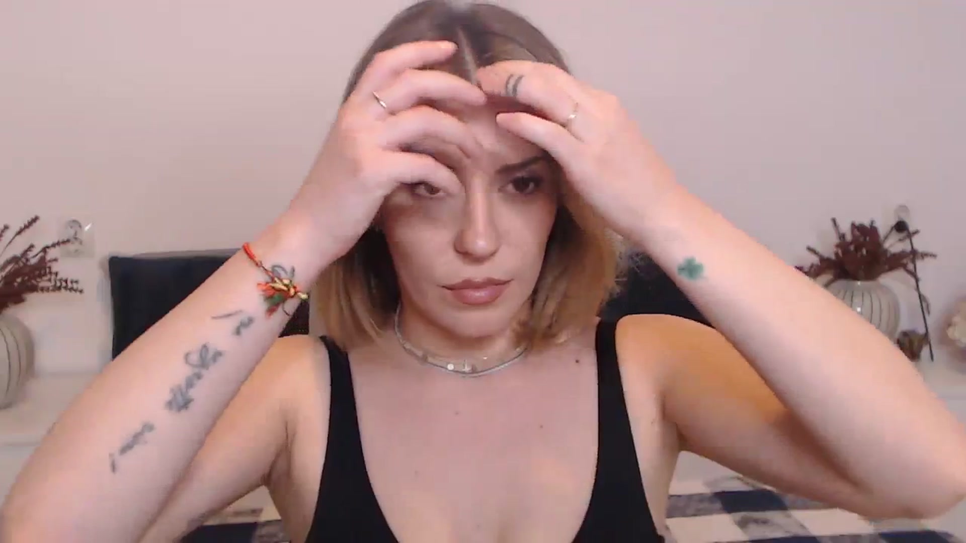 Gallery image thumbnail from BlueStocking's myfreecams stream on, 08/27/2023, 18:07 image 2 of 20
