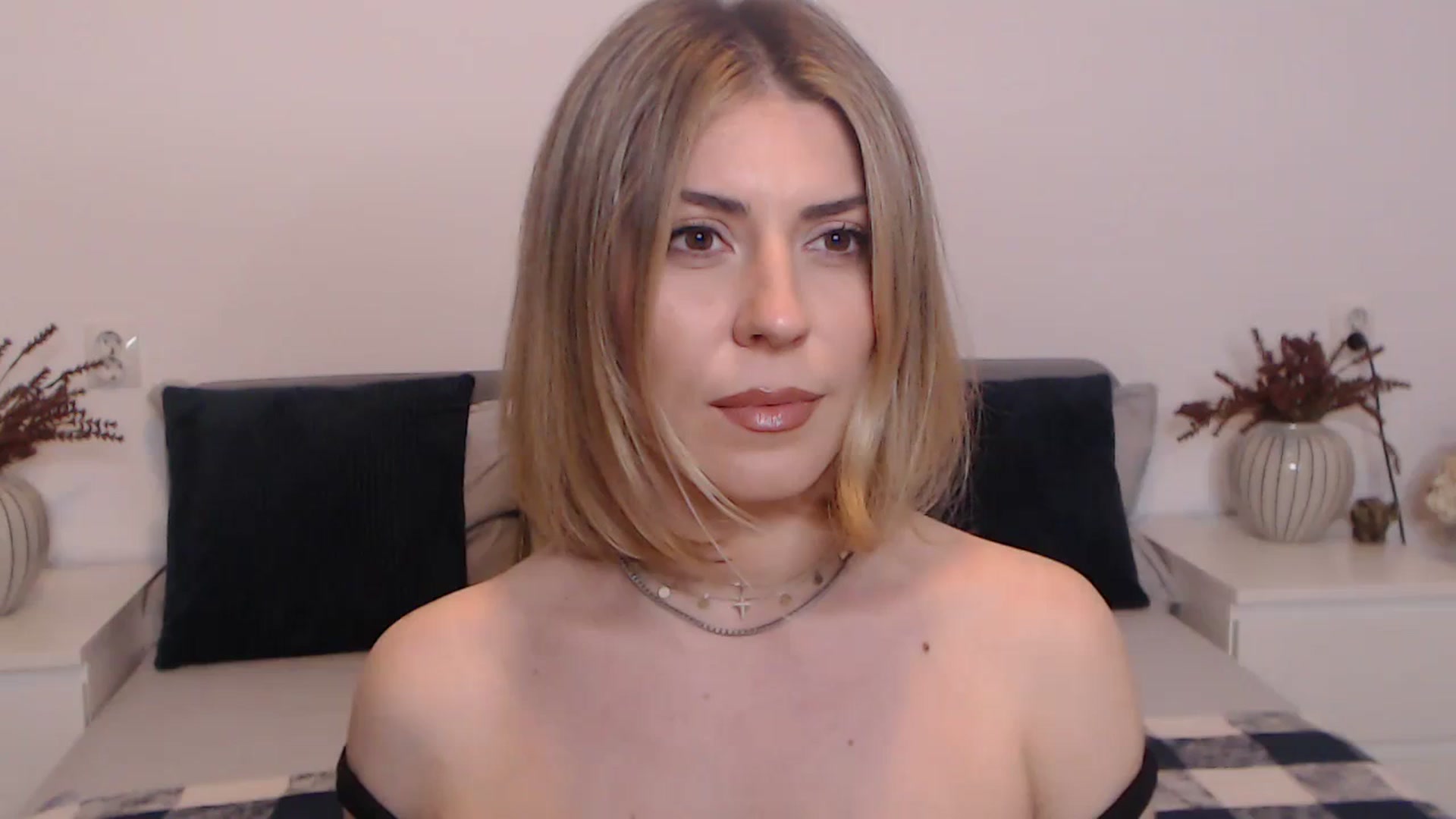 Gallery image thumbnail from BlueStocking's myfreecams stream on, 08/27/2023, 18:07 image 13 of 20