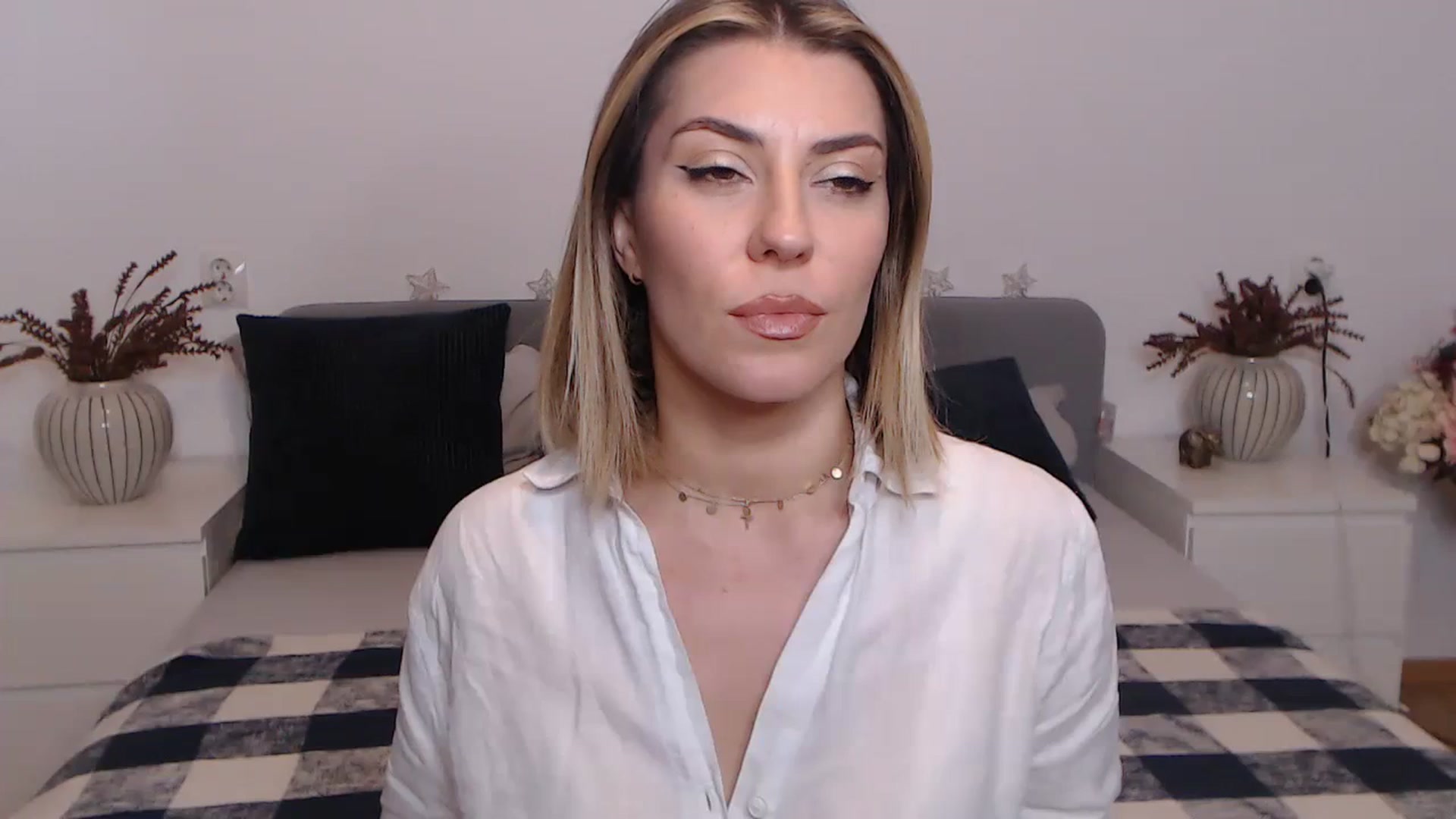 Gallery image thumbnail from BlueStocking's myfreecams stream on, 09/01/2023, 12:39 image 5 of 20