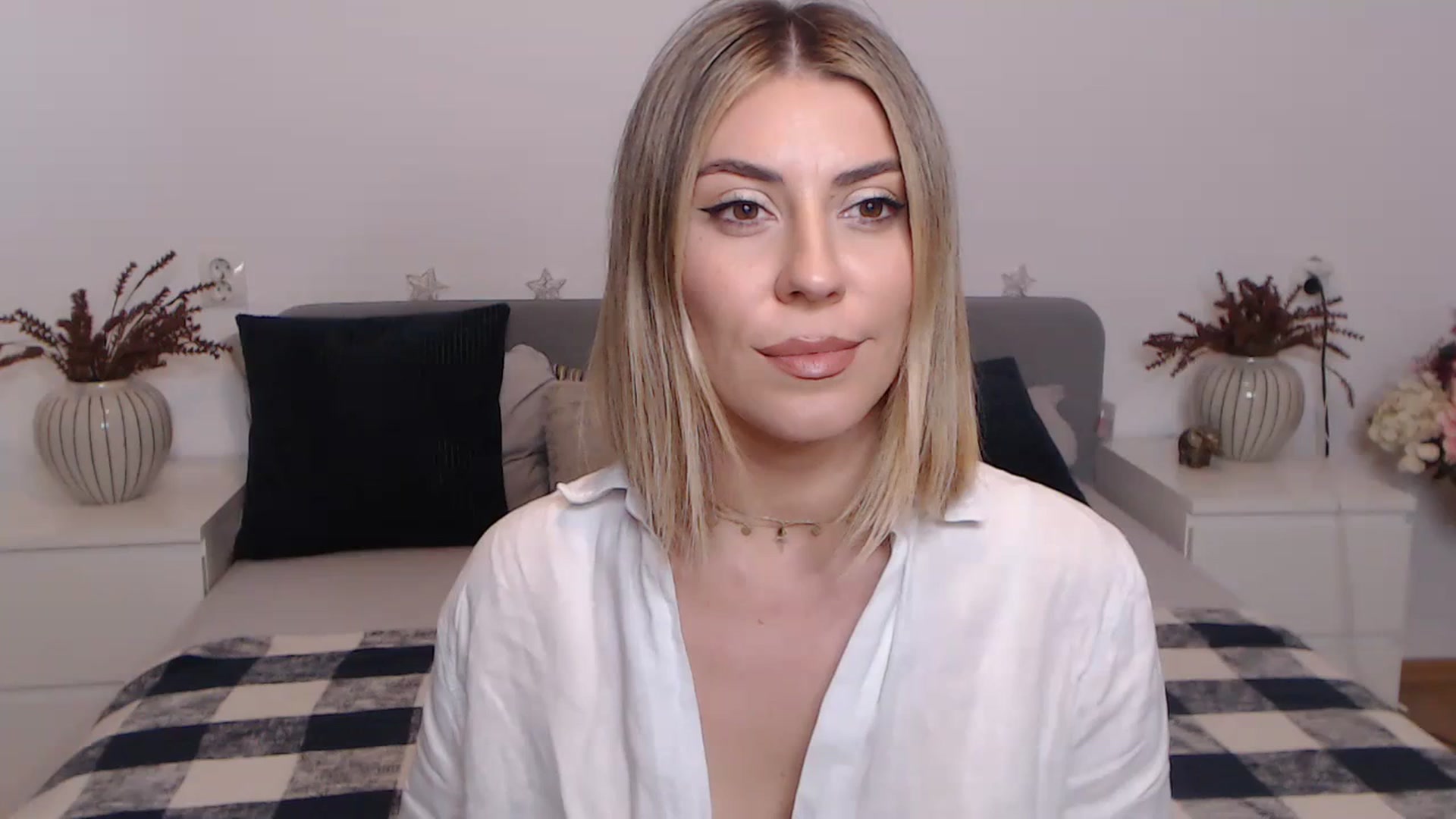 Gallery image thumbnail from BlueStocking's myfreecams stream on, 09/01/2023, 12:39 image 18 of 20