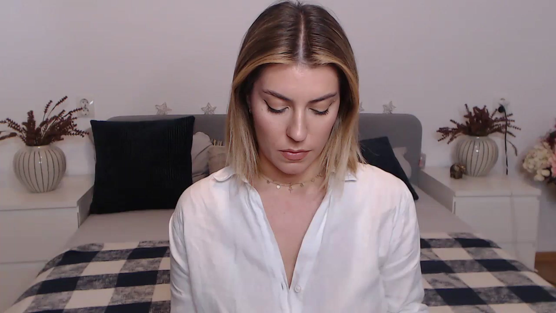 Gallery image thumbnail from BlueStocking's myfreecams stream on, 09/01/2023, 12:39 image 8 of 20
