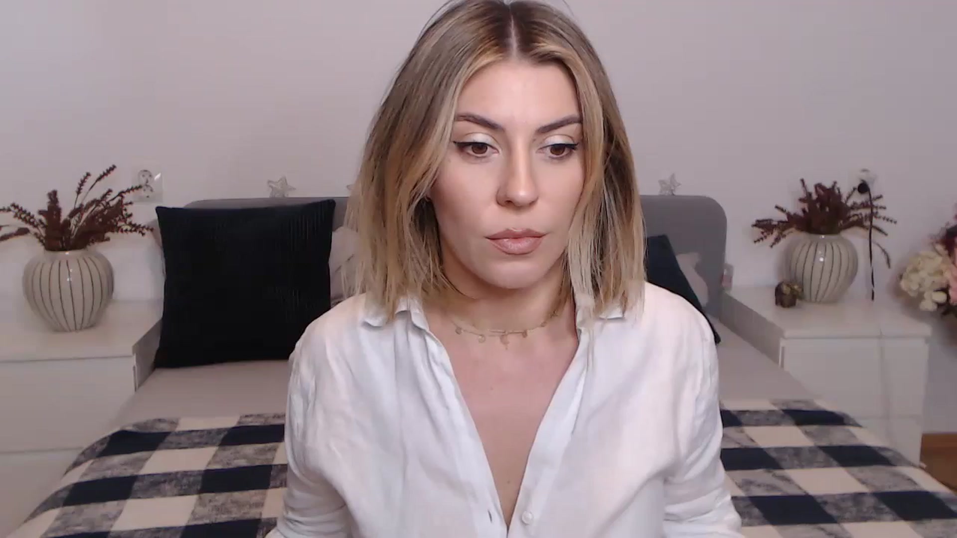 Gallery image thumbnail from BlueStocking's myfreecams stream on, 09/01/2023, 12:39 image 1 of 20
