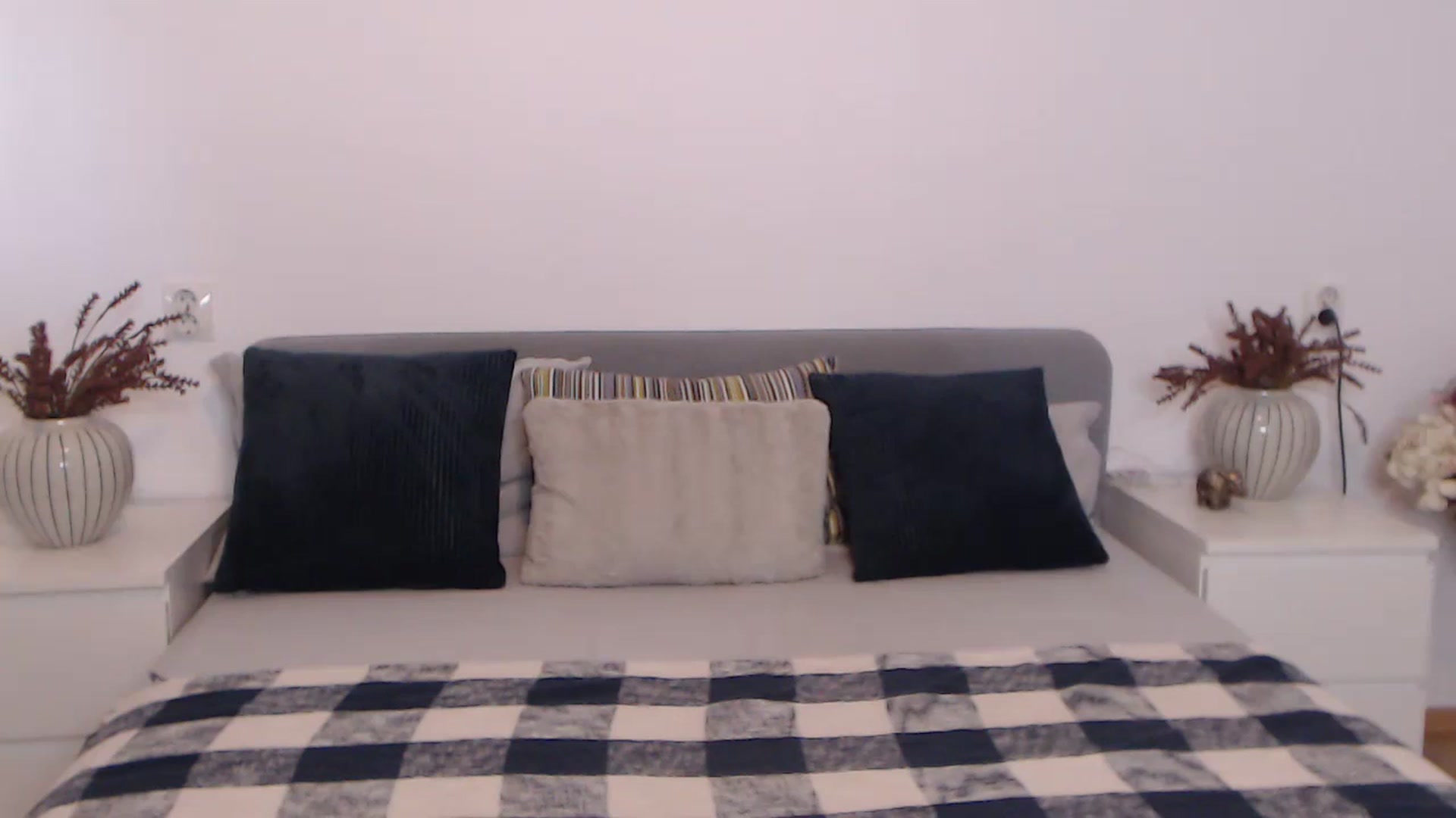 Gallery image thumbnail from BlueStocking's myfreecams stream on, 09/02/2023, 11:08 image 1 of 20