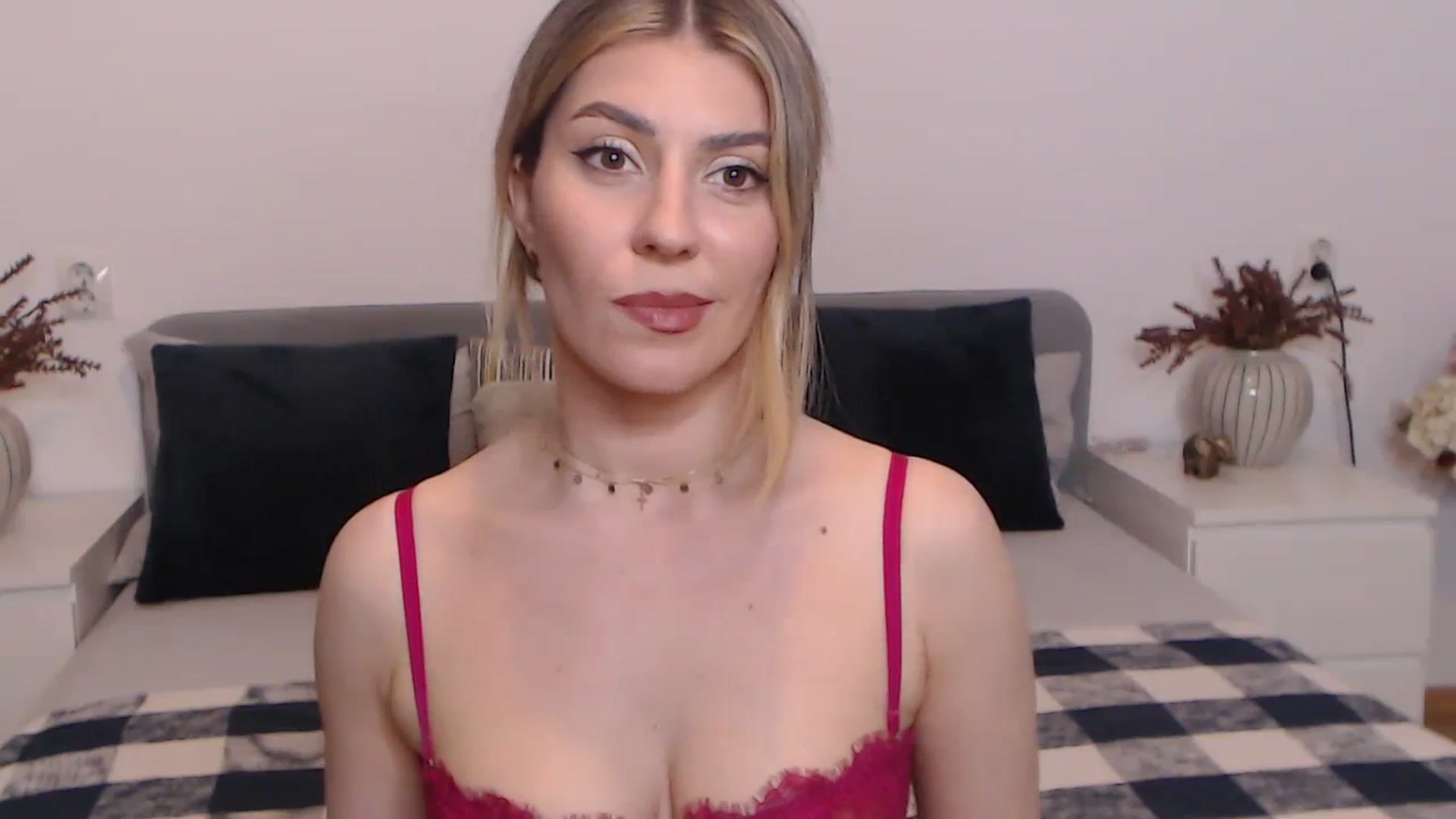 Gallery image thumbnail from BlueStocking's myfreecams stream on, 09/03/2023, 17:30 image 20 of 20