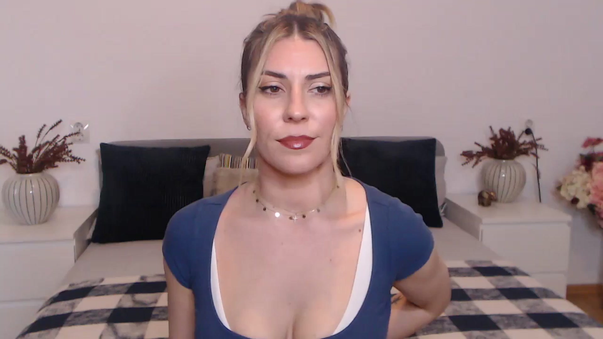 Gallery image thumbnail from BlueStocking's myfreecams stream on, 09/04/2023, 16:26 image 14 of 20