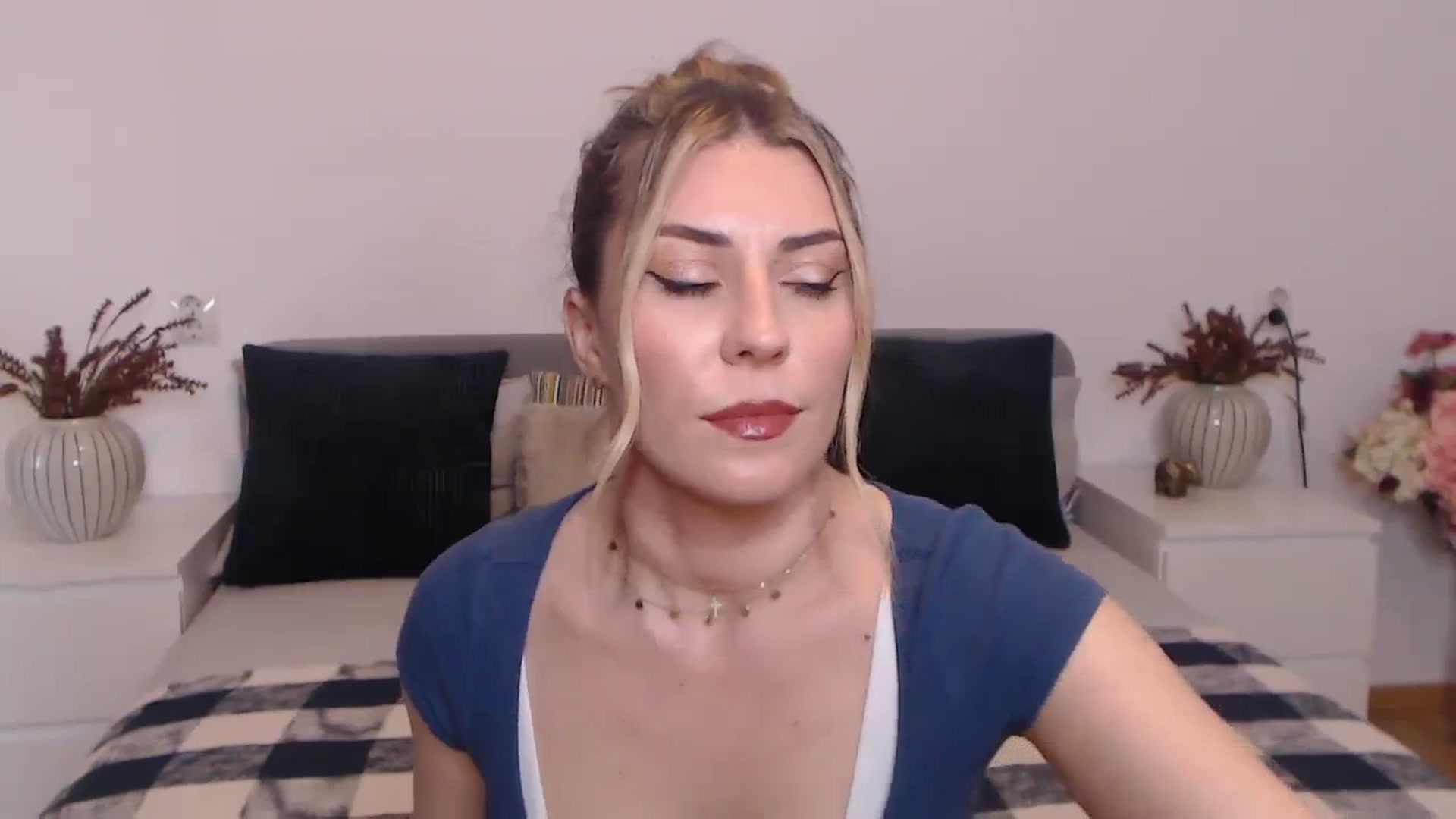 Gallery image thumbnail from BlueStocking's myfreecams stream on, 09/04/2023, 16:26 image 2 of 20