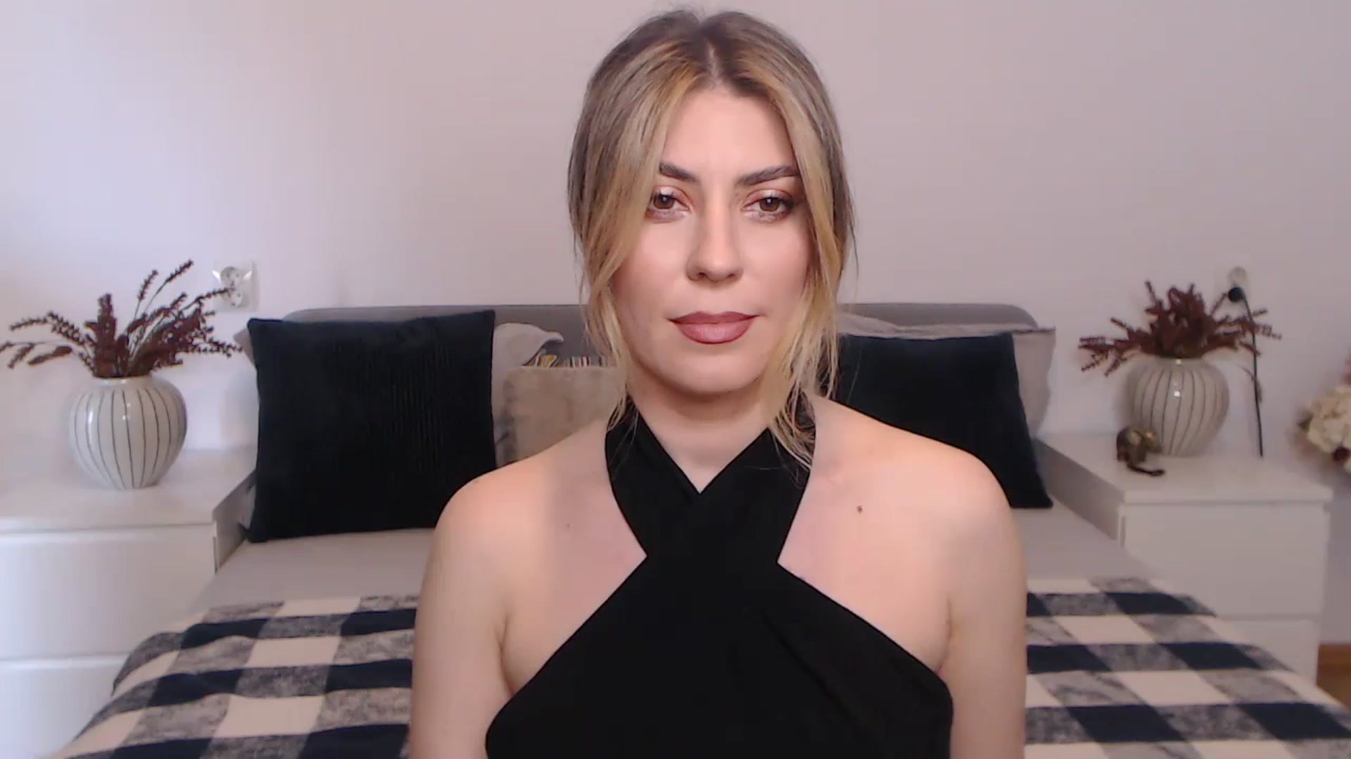 Gallery image thumbnail from BlueStocking's myfreecams stream on, 09/05/2023, 10:41 image 9 of 20