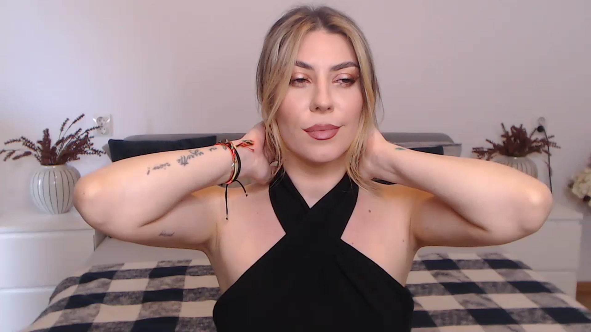 Gallery image thumbnail from BlueStocking's myfreecams stream on, 09/05/2023, 10:41 image 7 of 20
