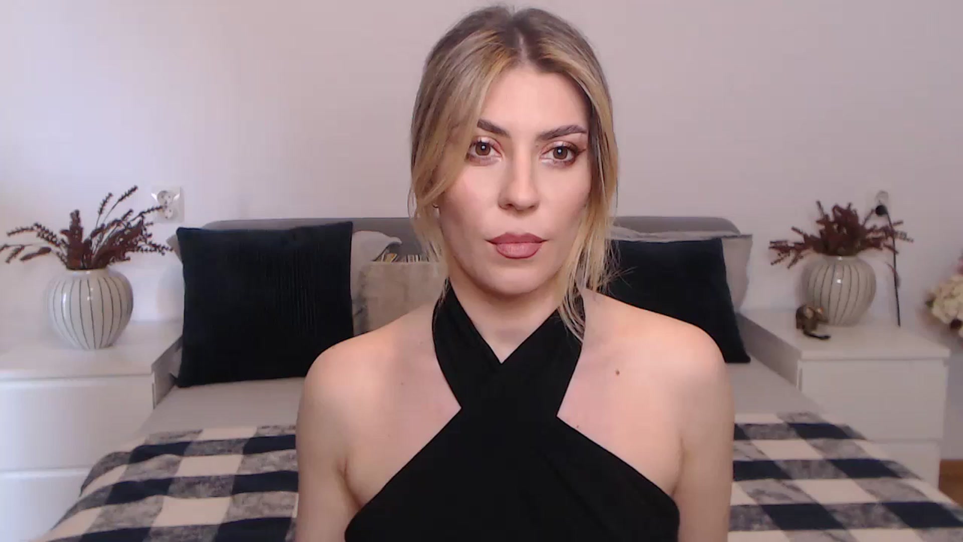 Gallery image thumbnail from BlueStocking's myfreecams stream on, 09/05/2023, 10:41 image 10 of 20